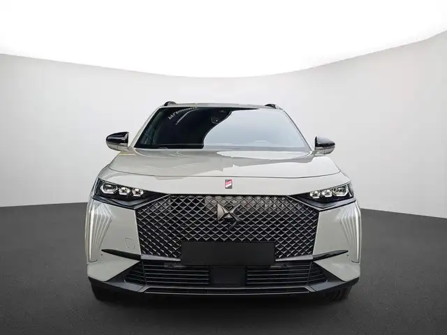 DS Automobiles DS 7 view 2