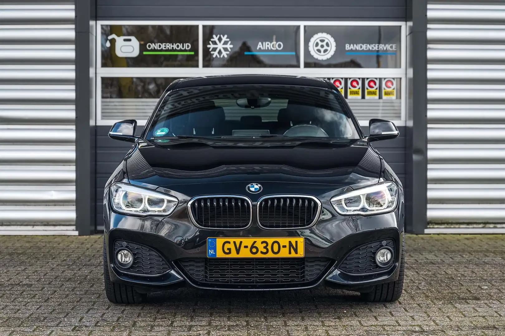 BMW 118 1-serie 118i Corporate Lease M Sport Ned. Auto Zwart - 2