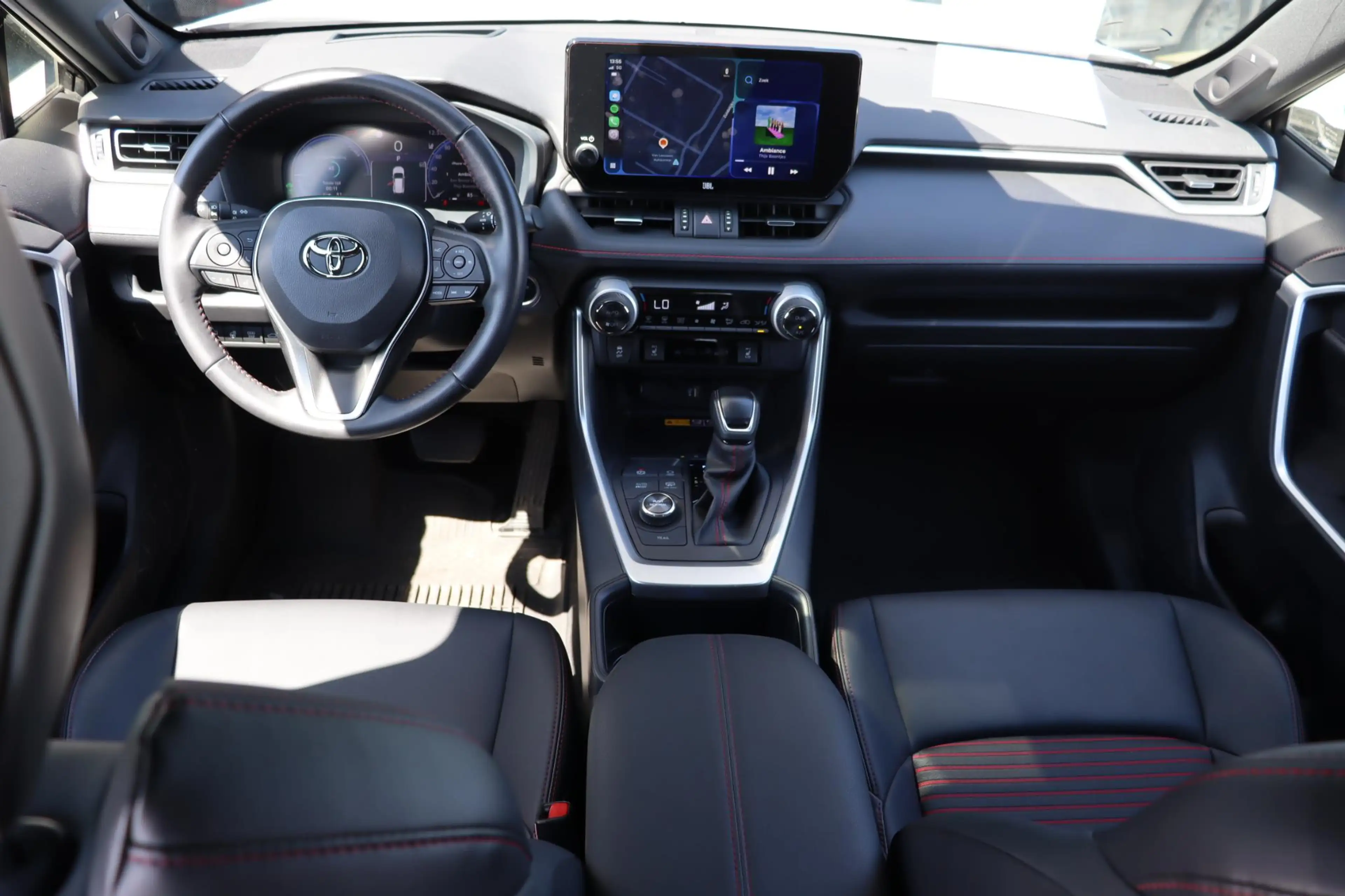 Toyota RAV 4 2.5 Plug-in Hybrid AWD Bi-Tone Plus, Trekhaak — photo 3