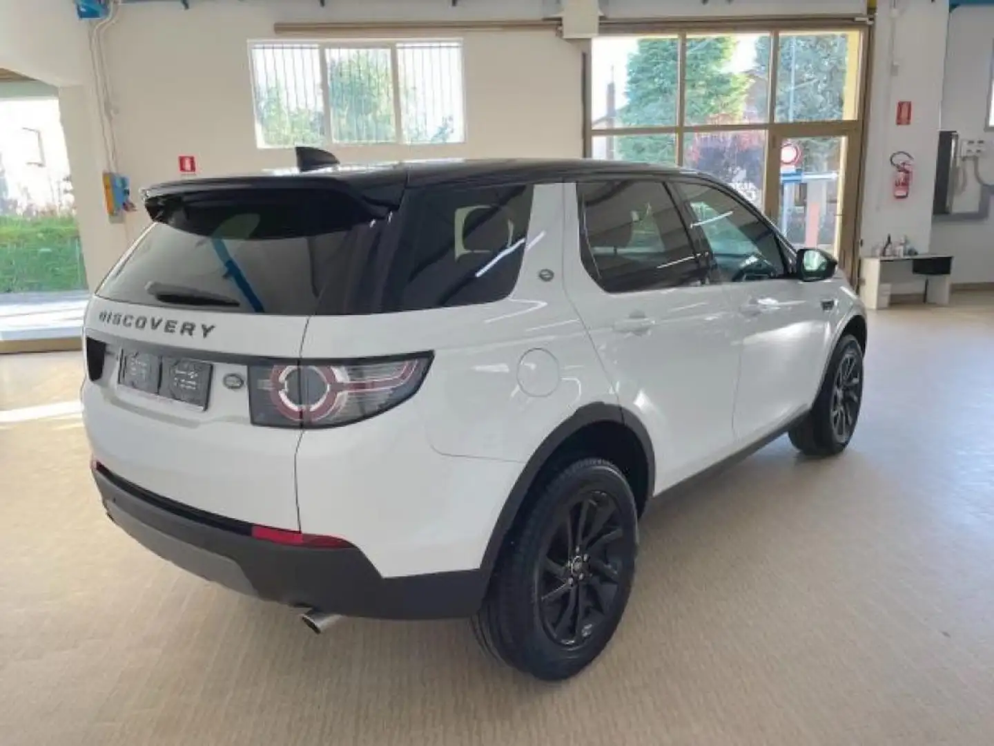 Land Rover Discovery Sport 2.0 eD4 150 CV 2WD luxury hse Bianco - 1