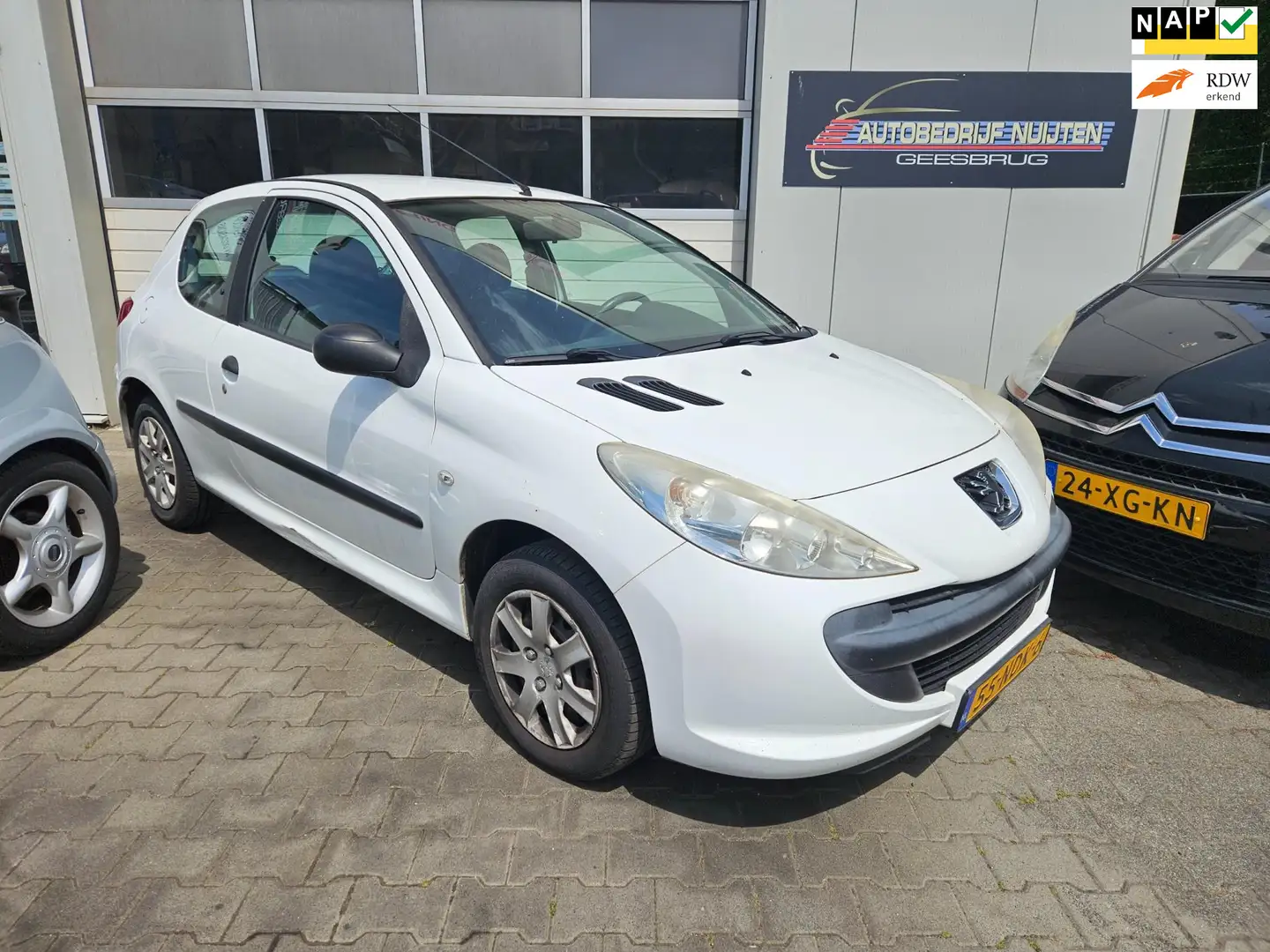 Peugeot 206 + 1.1 XR Wit - 1