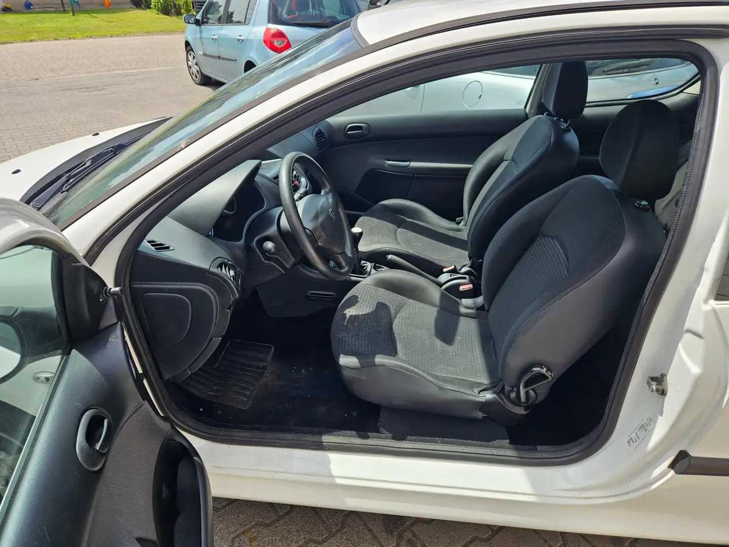 Peugeot 206 + 1.1 XR Wit - 2
