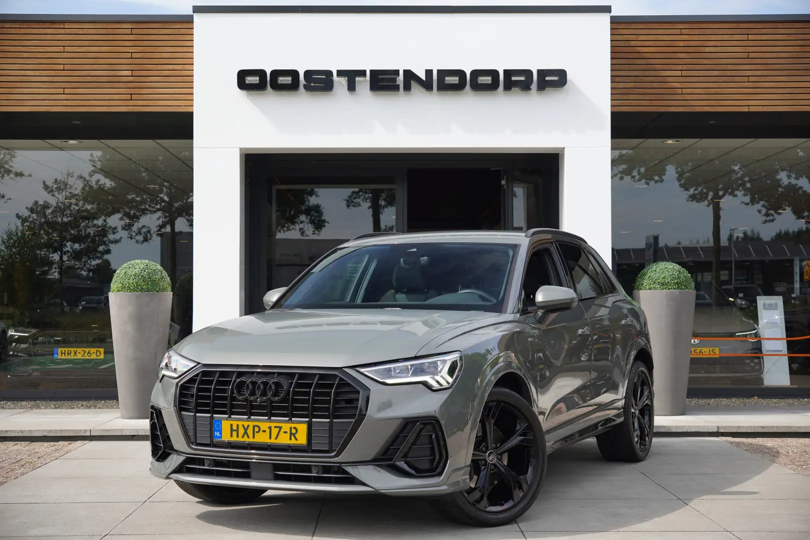 Audi Q3 45TFSIe/245pk S-Line|2022|Trekhaak|20"Blackstye|So Gris - 2
