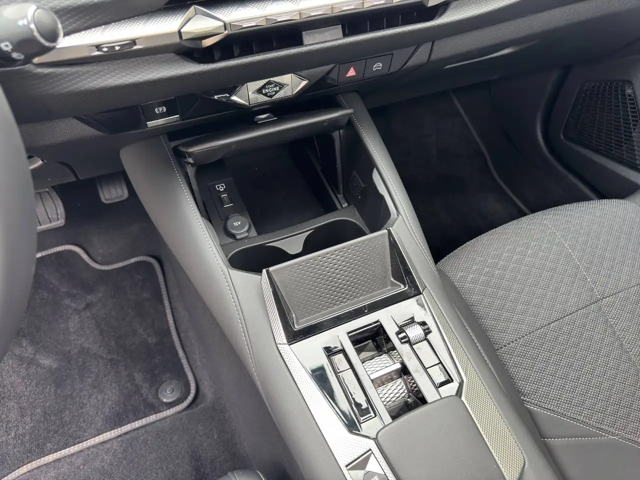 DS 4 E-TENSE PALLAS *SUNROOF*CARPLAY*19"**, миниатюра 15