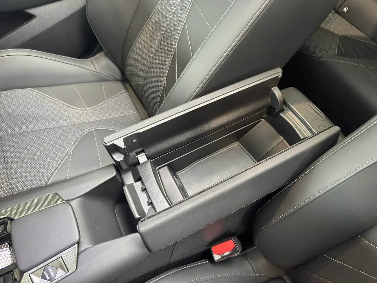 DS 4 E-TENSE PALLAS *SUNROOF*CARPLAY*19"**, миниатюра 26