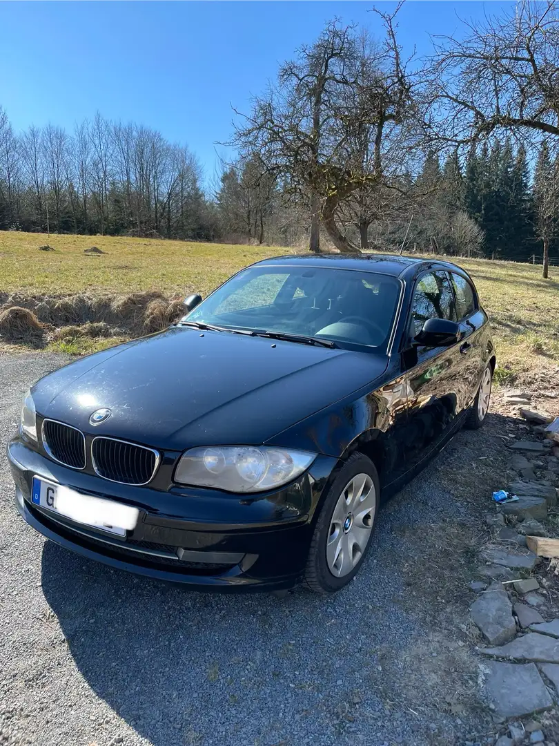 BMW 116 116d Schwarz - 1