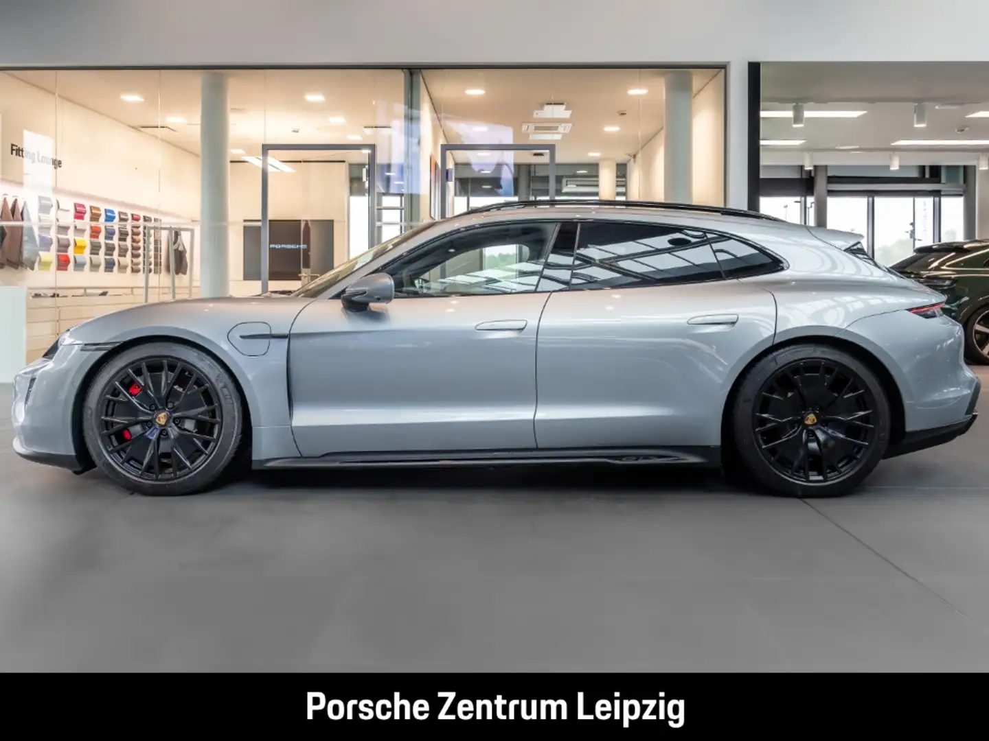 Porsche Taycan GTS Sport Turismo HeadUp InnoDrive Matrix Silber - 2