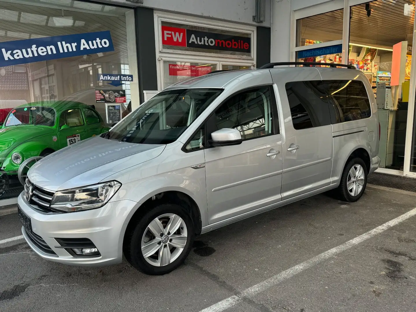 Volkswagen Caddy Maxi 2,0 TDI DSG Comfortline 7 Sitzer AHK Zilver - 1