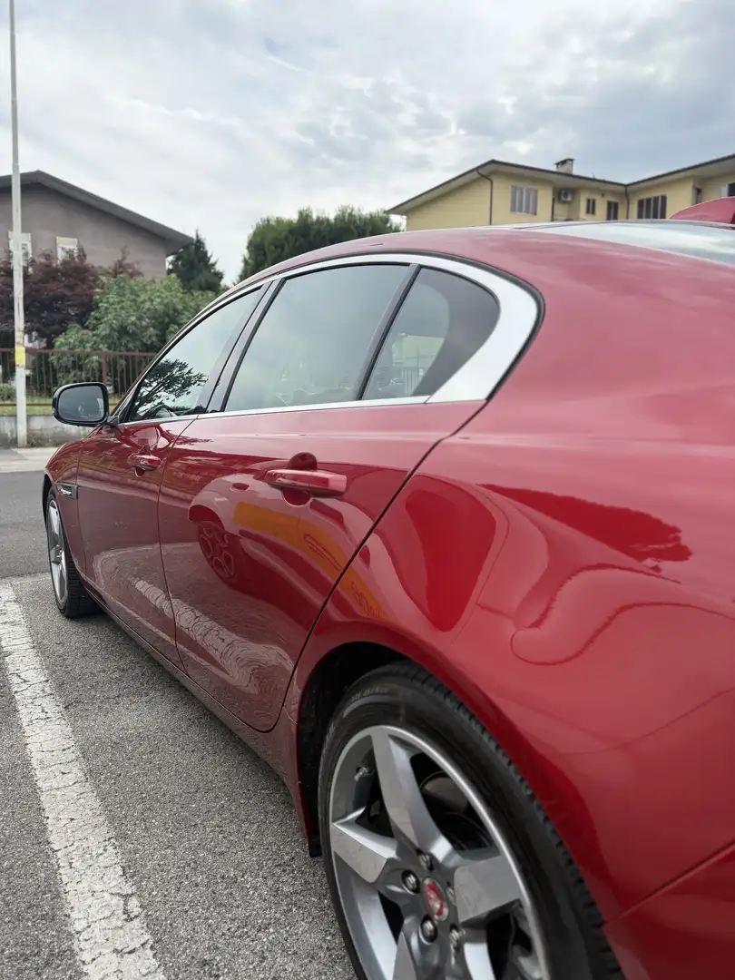 Jaguar XE 2.0d R-Sport 180cv - 2