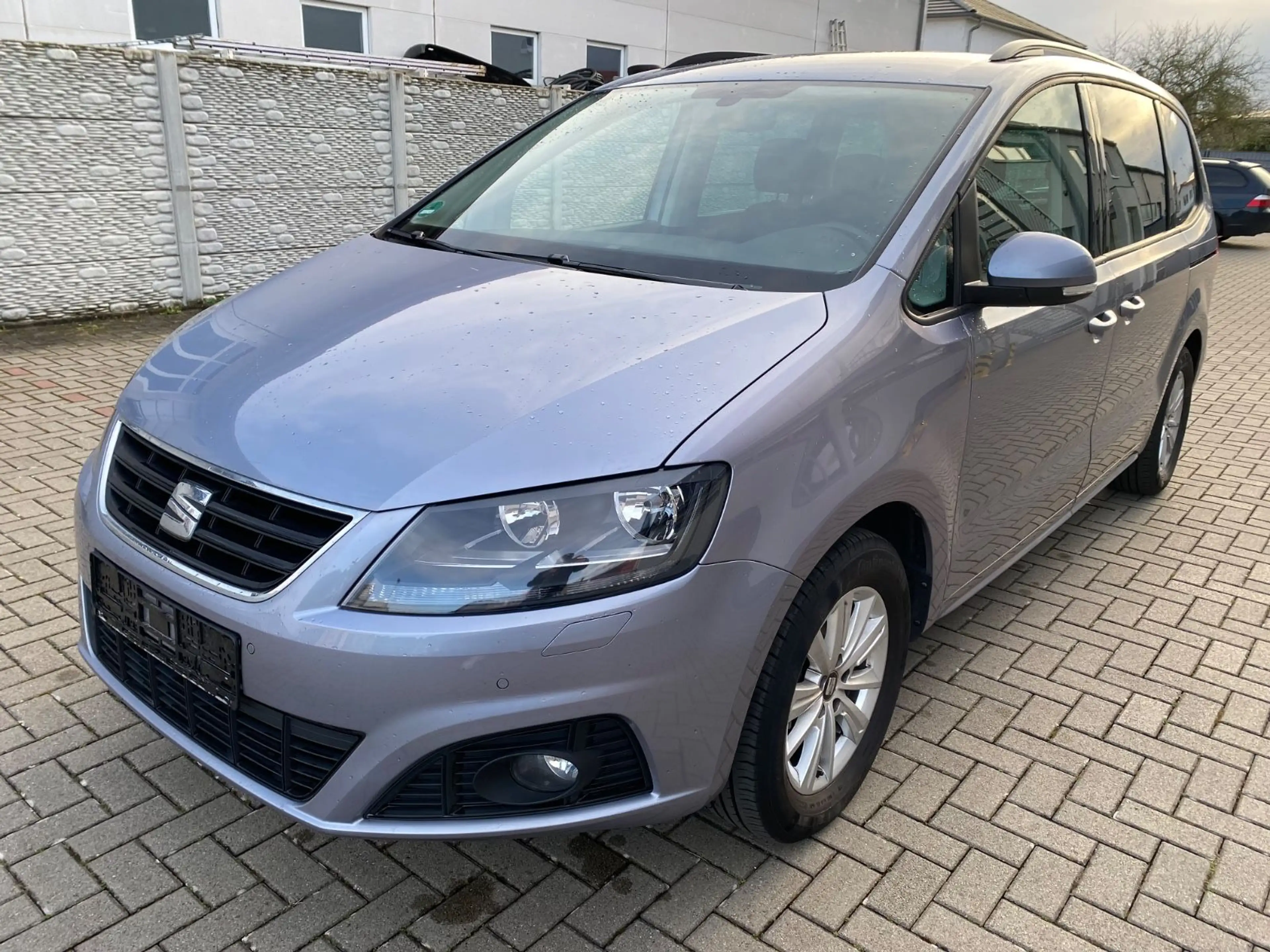SEAT Alhambra Style. Aus-1 Hand. — photo 3