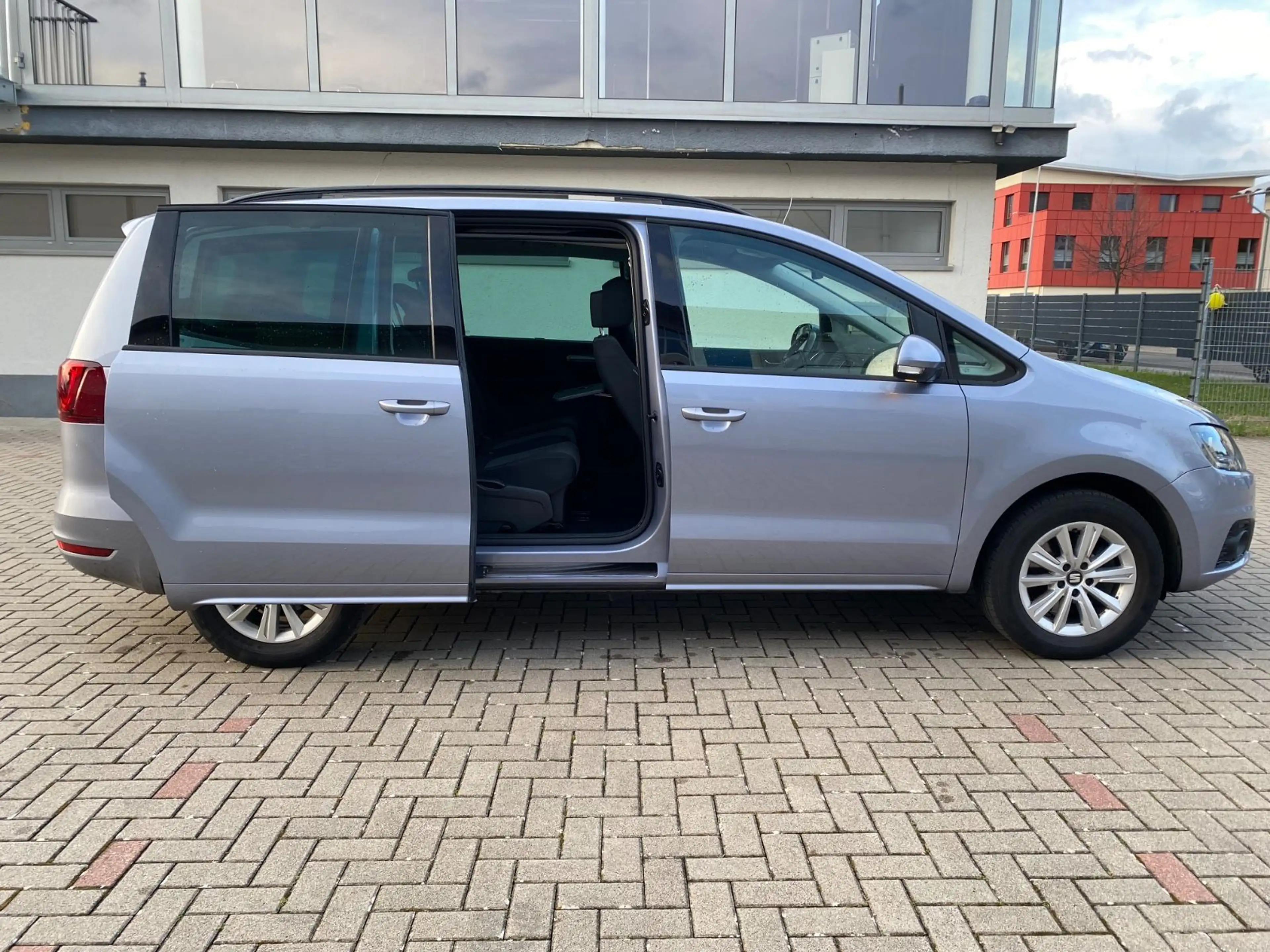 SEAT Alhambra Style. Aus-1 Hand. — photo 7