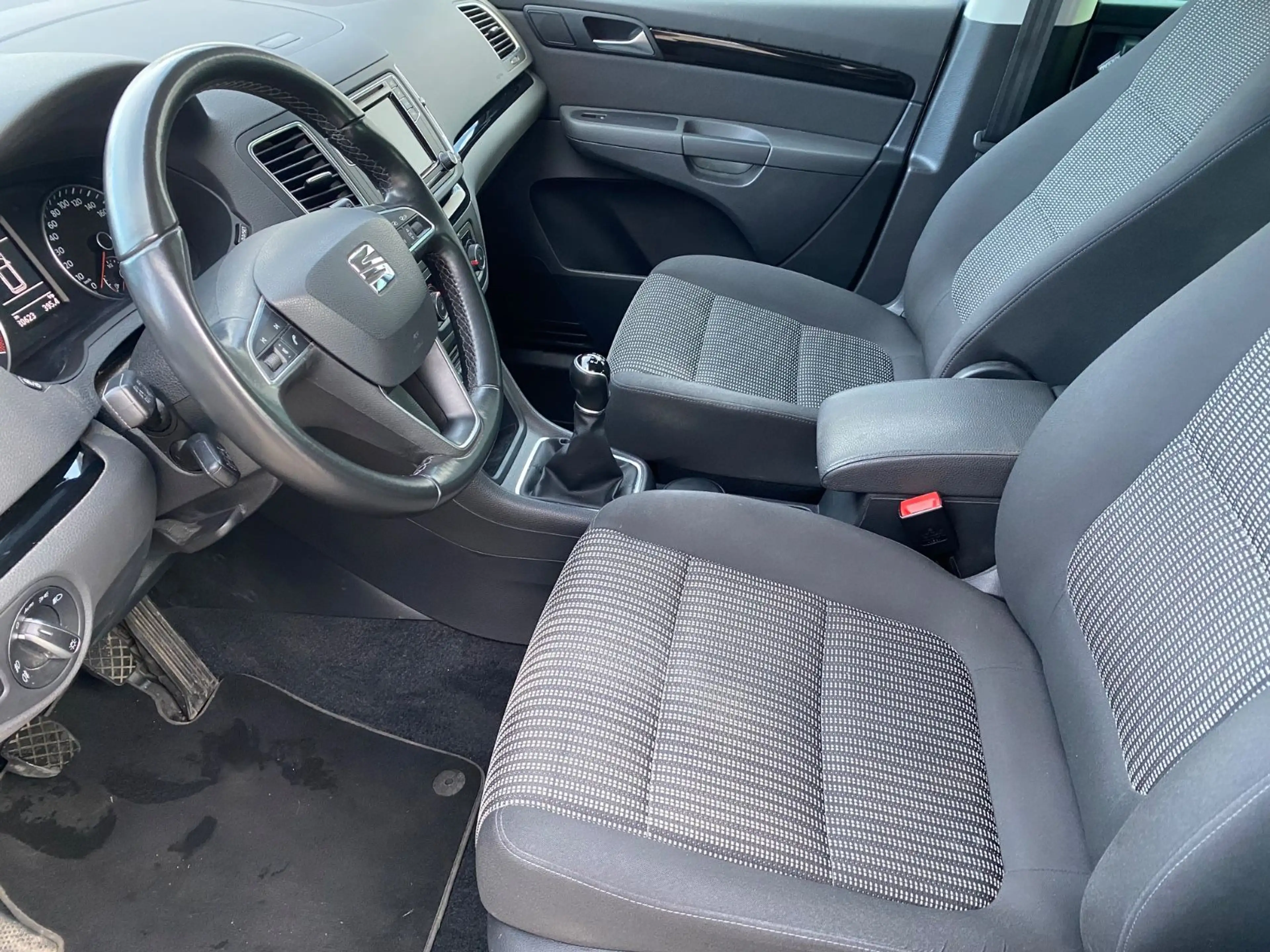 SEAT Alhambra Style. Aus-1 Hand. — photo 11