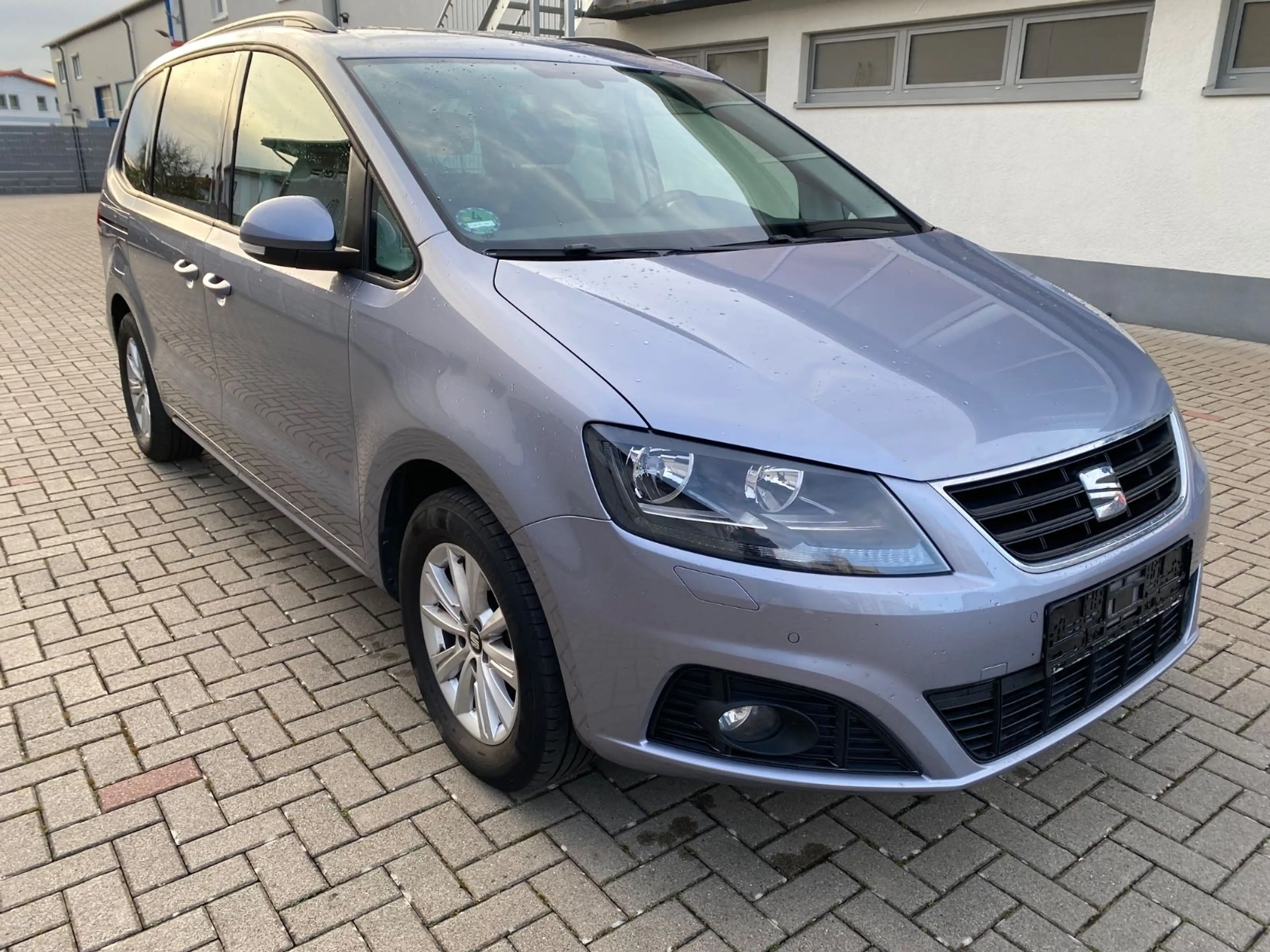SEAT Alhambra Style. Aus-1 Hand. — photo 4