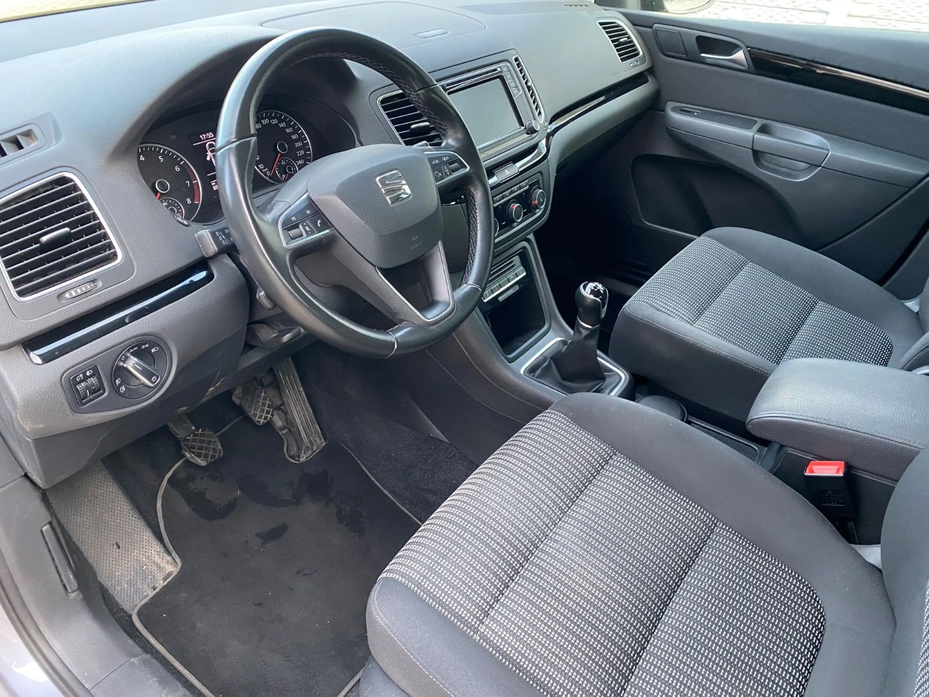 SEAT Alhambra Style. Aus-1 Hand. — photo 10