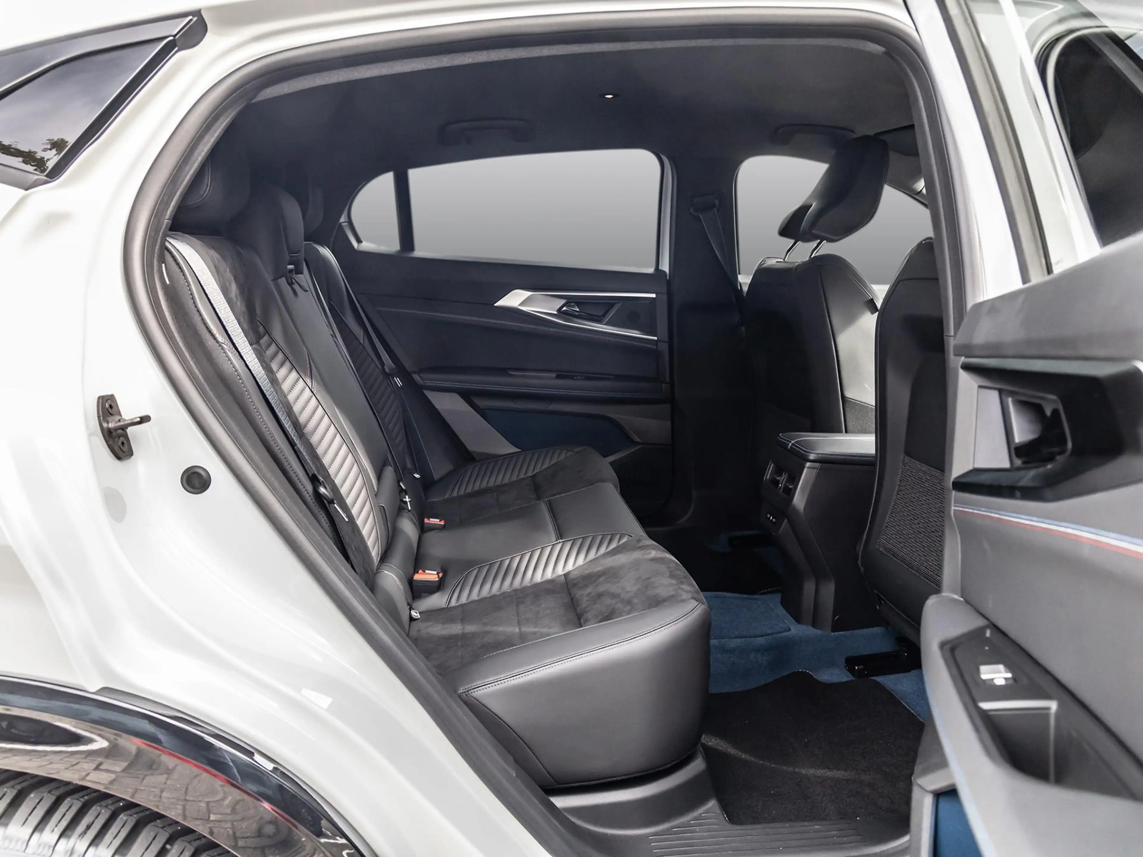 Renault Rafale Esprit Alpine Plug-in Hybrid 300 4x4 GJR — photo 6