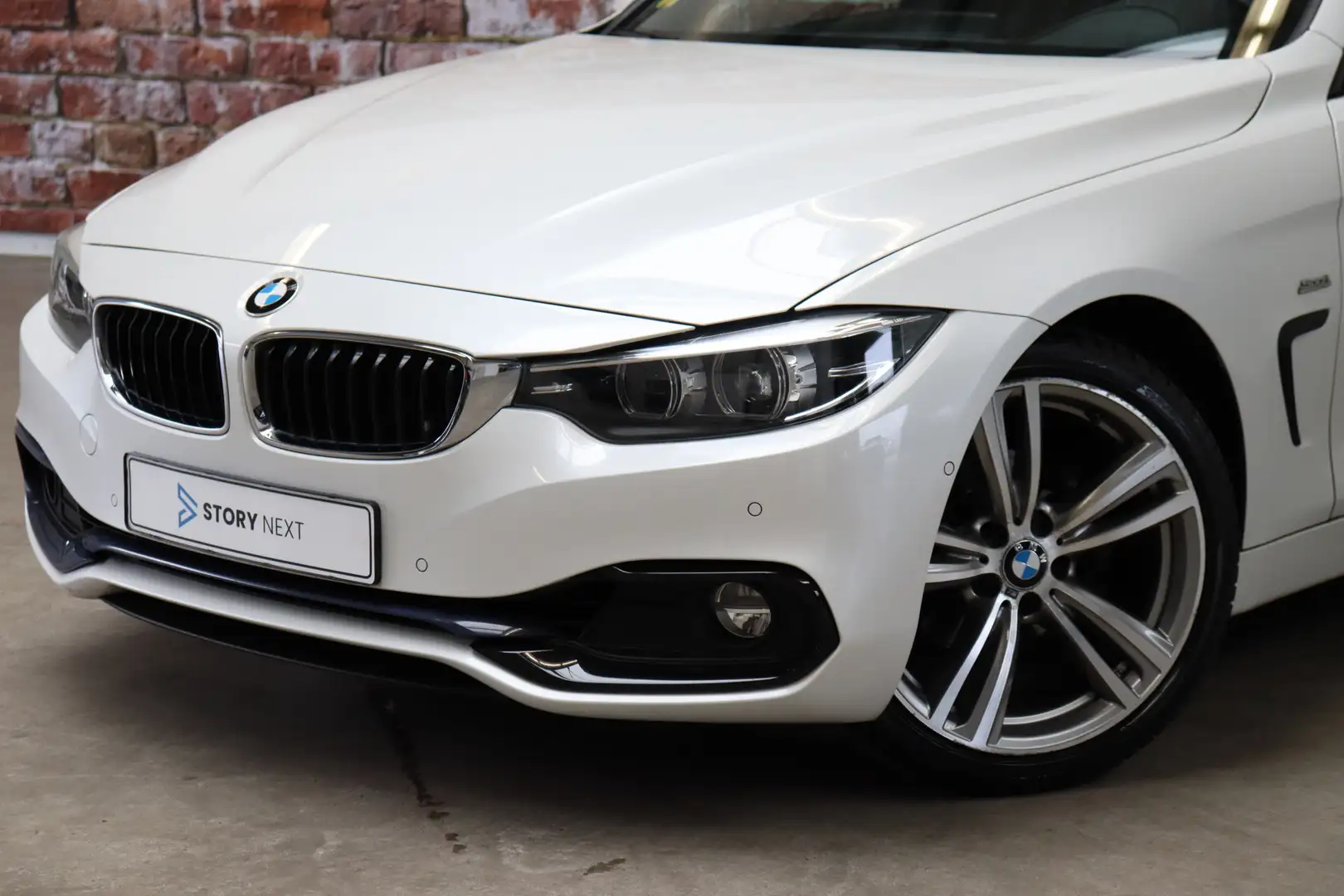 BMW 420 4 Serie Gran Coupé 420i High Executive Sport Line Wit - 2