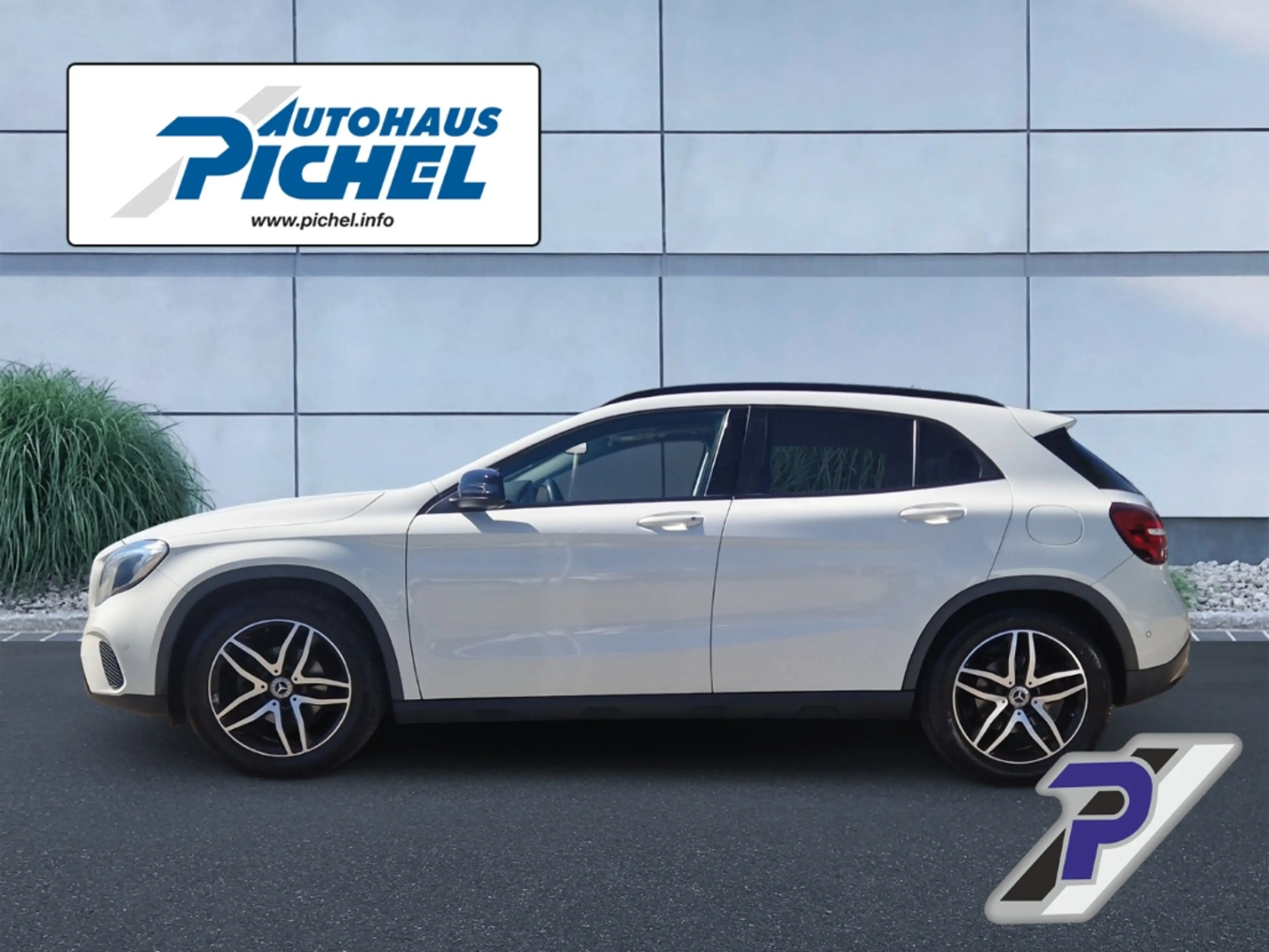 Mercedes-Benz GLA 180 URBRAN+PANOD+LED+NIGHT-PAKET+BUSINESS-PAKET — photo 2