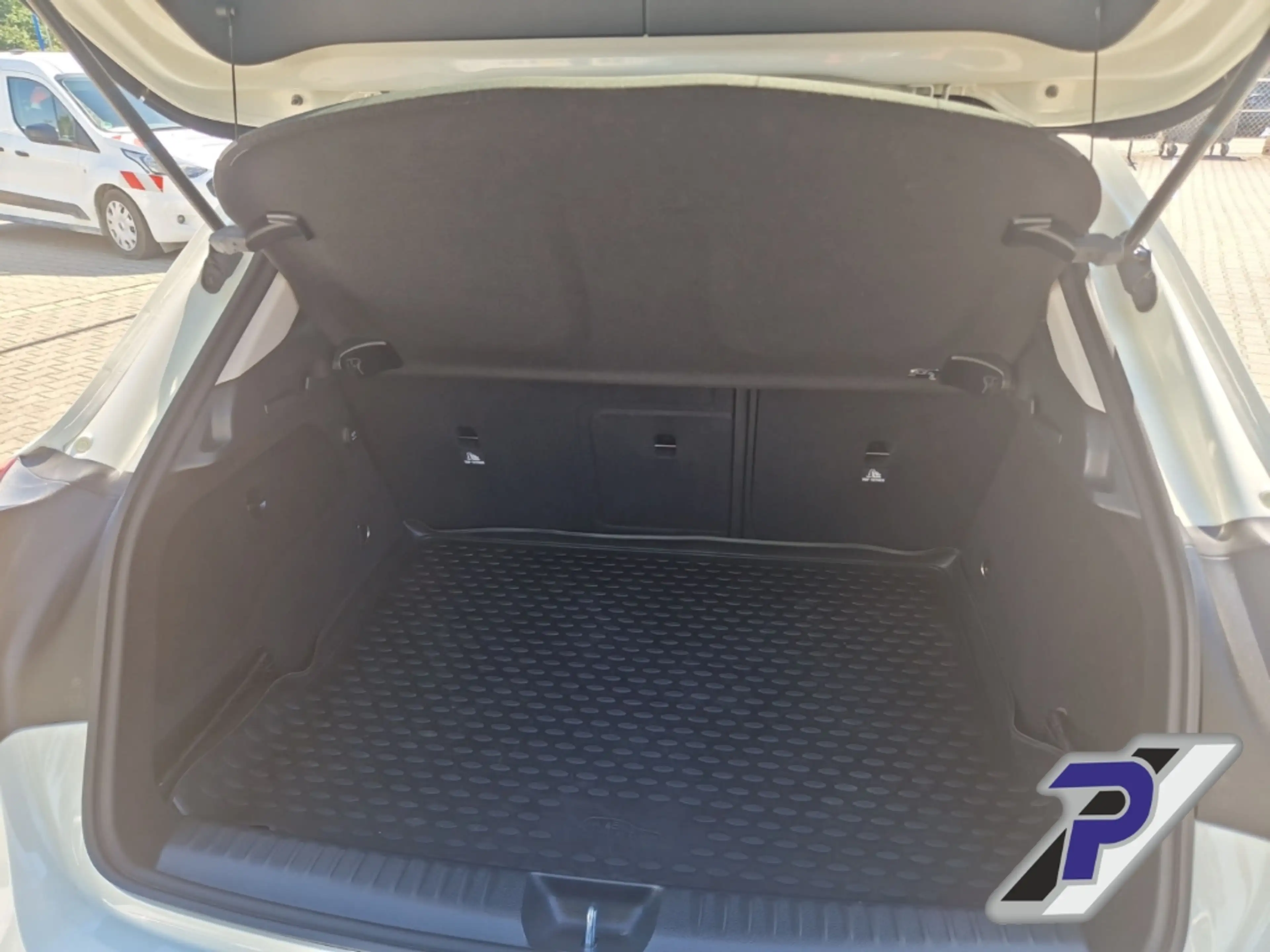 Mercedes-Benz GLA 180 URBRAN+PANOD+LED+NIGHT-PAKET+BUSINESS-PAKET — photo 10
