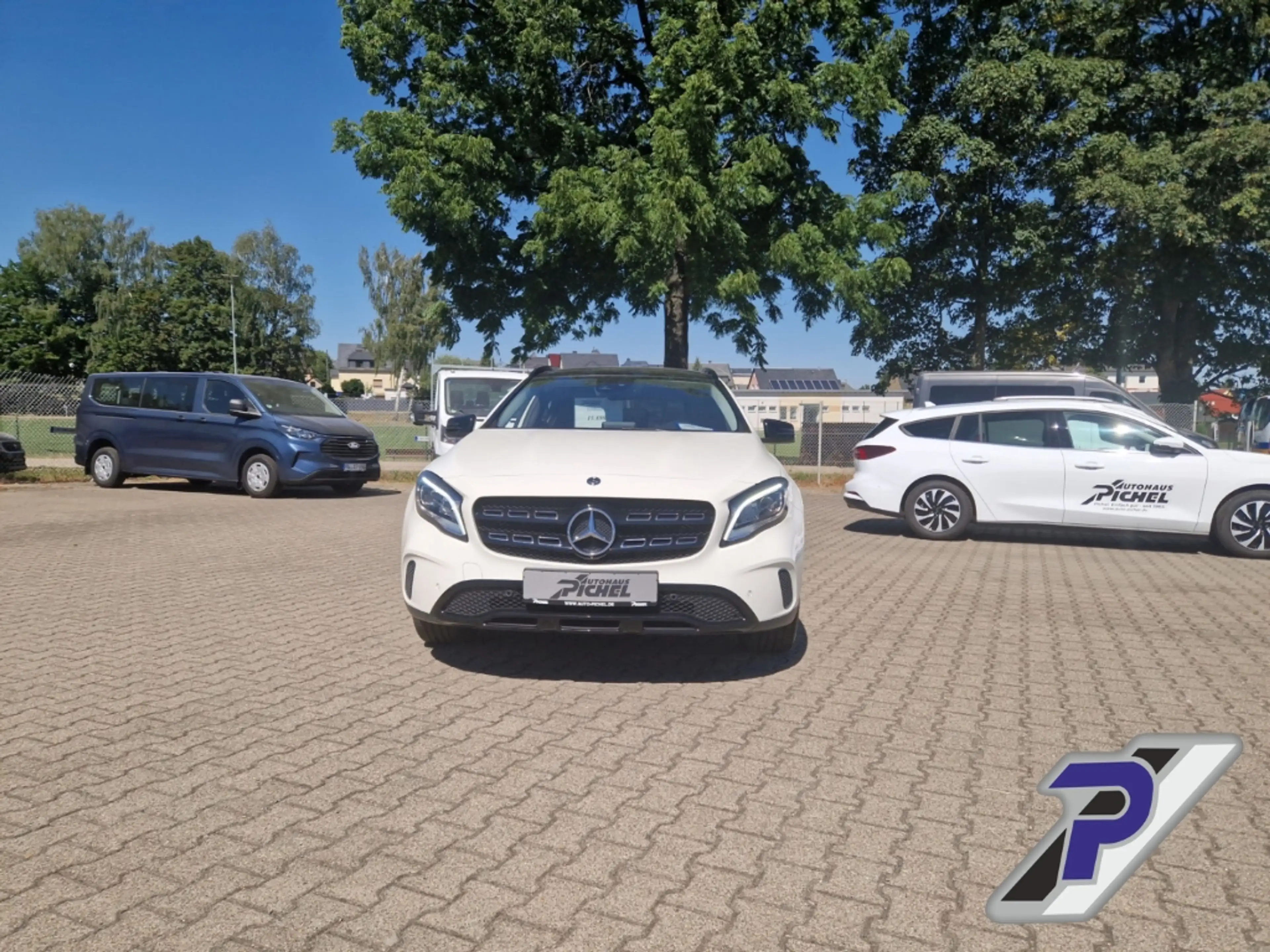 Mercedes-Benz GLA 180 URBRAN+PANOD+LED+NIGHT-PAKET+BUSINESS-PAKET — photo 8