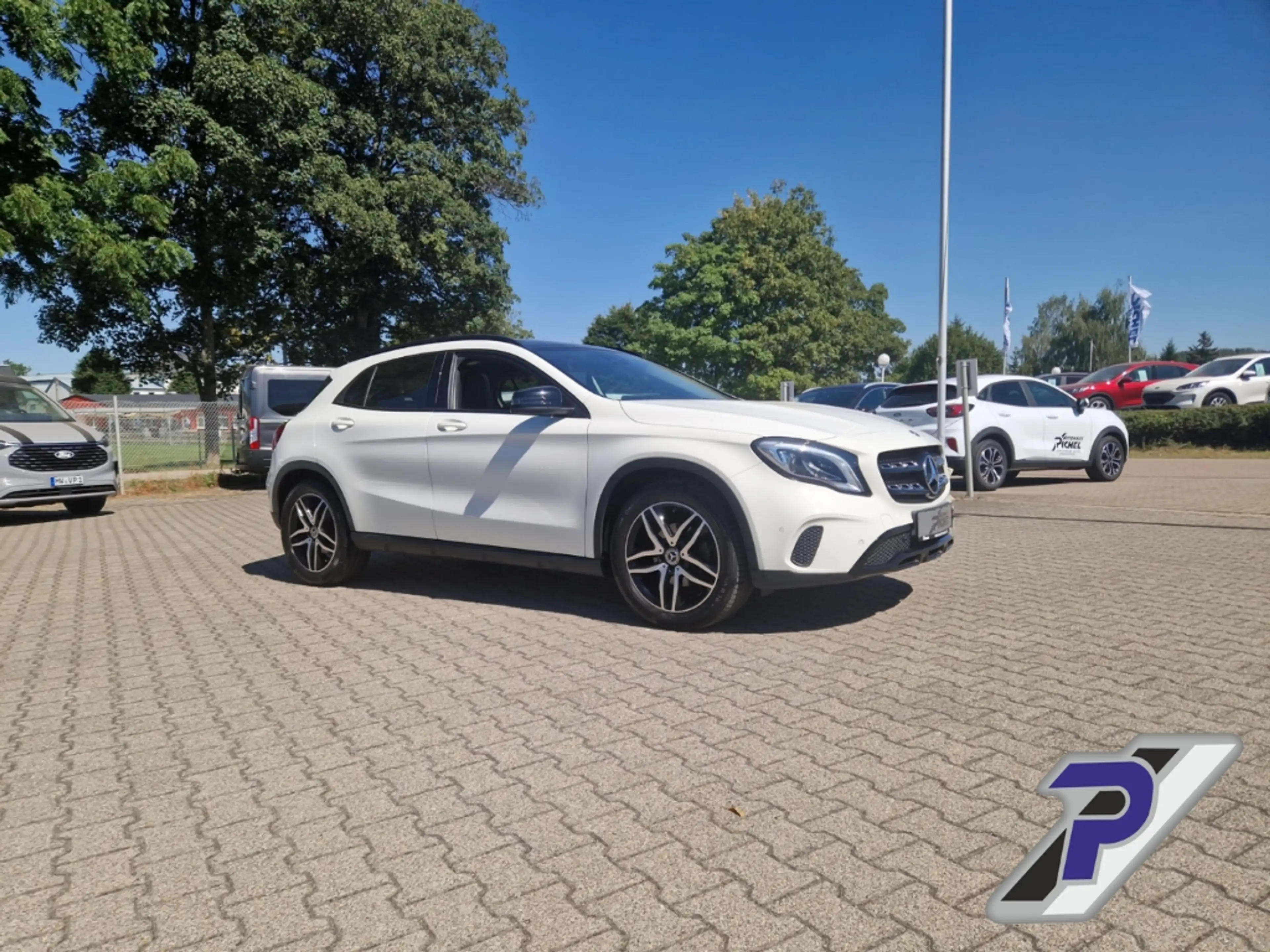 Mercedes-Benz GLA 180 URBRAN+PANOD+LED+NIGHT-PAKET+BUSINESS-PAKET — photo 7