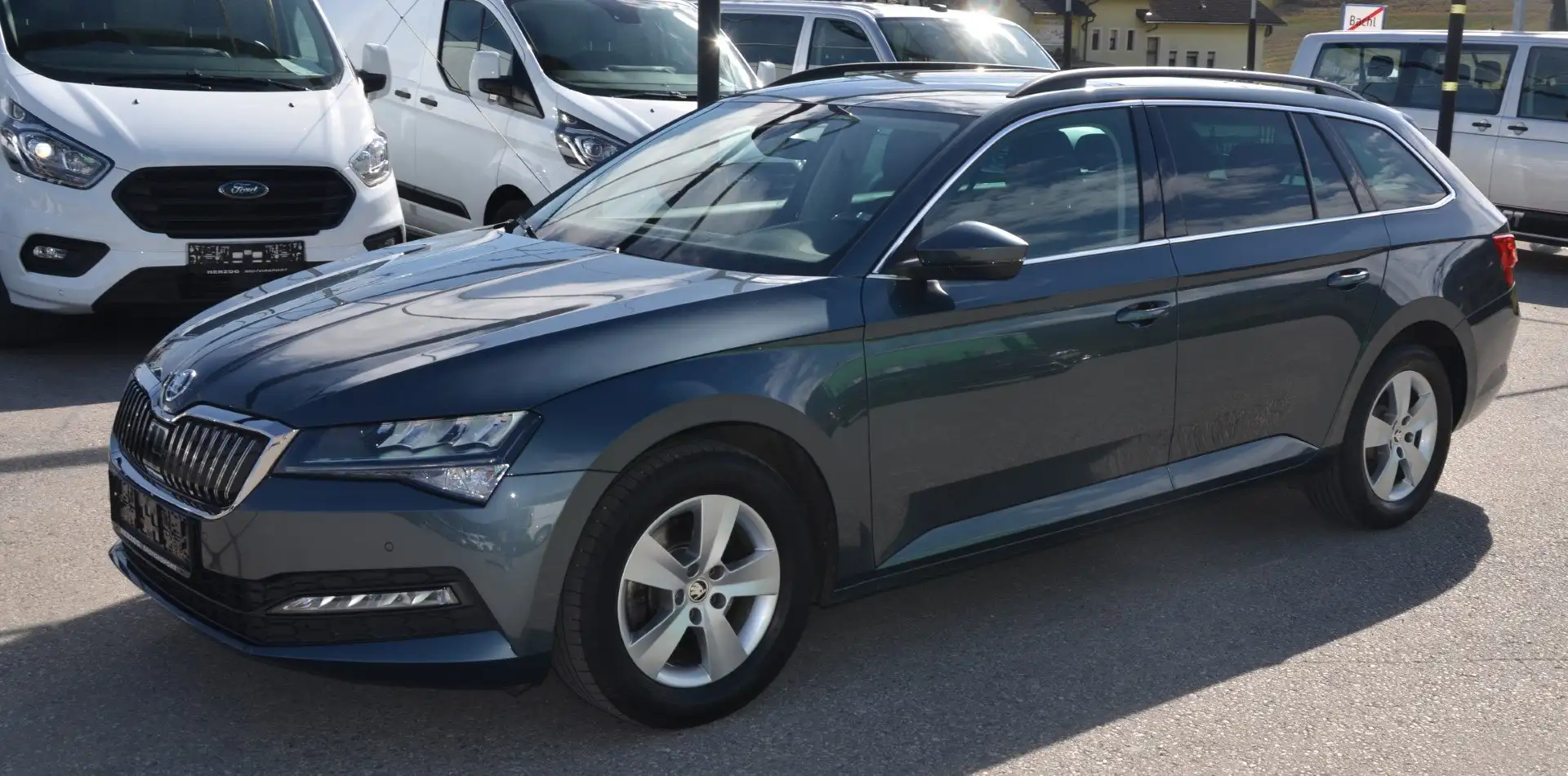Skoda Superb Superb Combi 2,0 TDI DSG ACC LED NAVI 1. Besitz Gris - 2