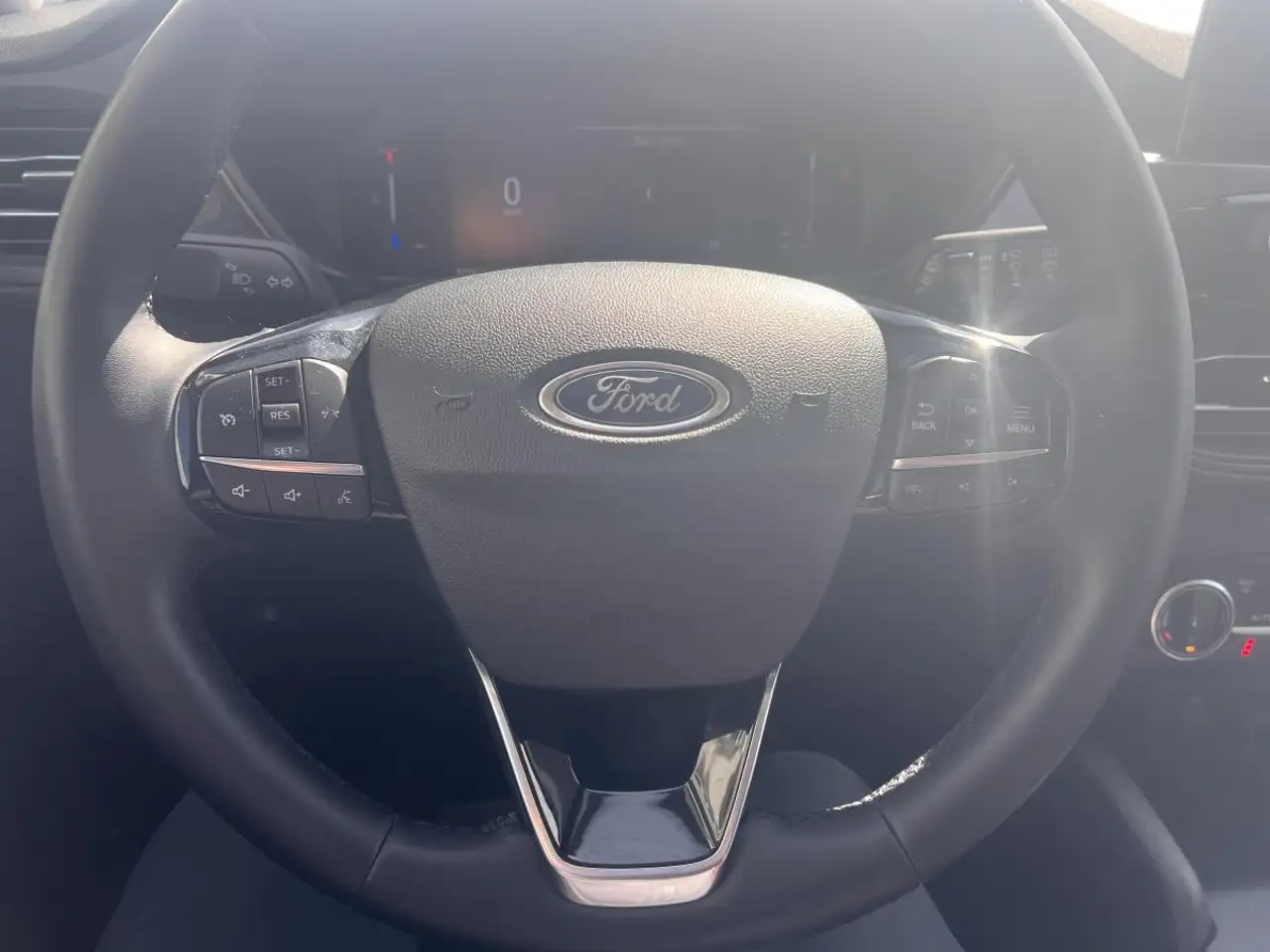 Ford Escape снимка Ford Escape