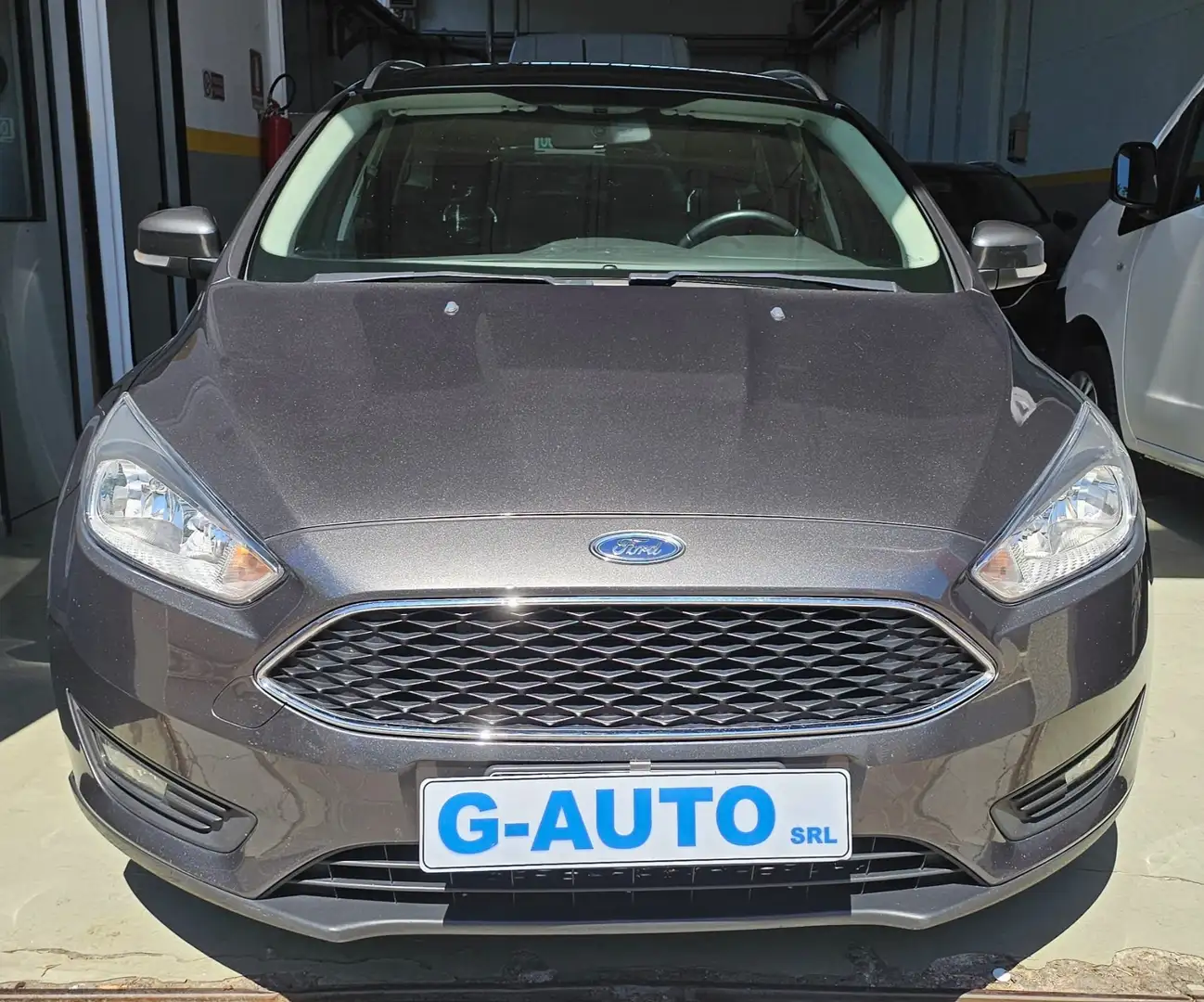 Ford Focus Focus IV 2015 SW SW 1.5 tdci ST-Line s Brown - 1
