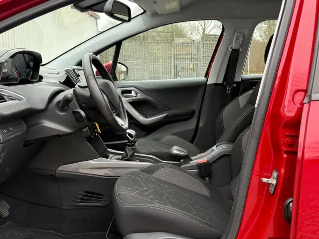 Peugeot 2008 view 8