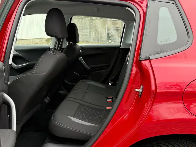 Peugeot 2008 view 11