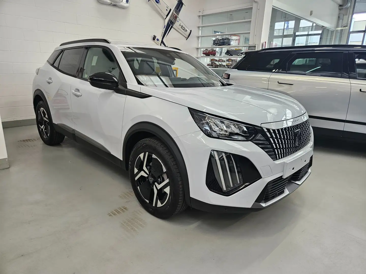 Peugeot 2008 2008 1.2 Allure s&s 130cv eat8 White - 1