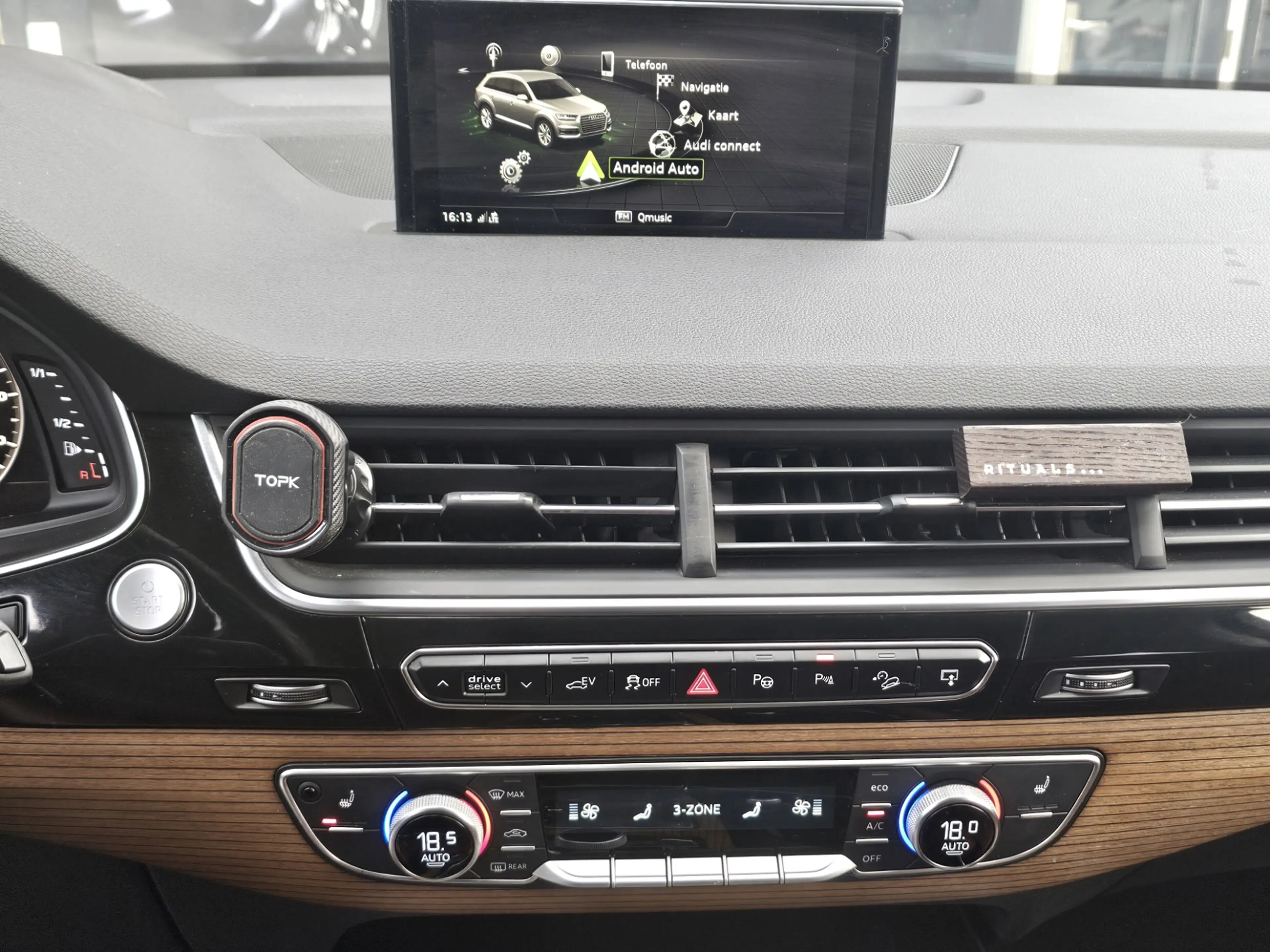 Audi Q7 e-tron 3.0 TDI Hybrid 374PK quattro Premium — photo 17