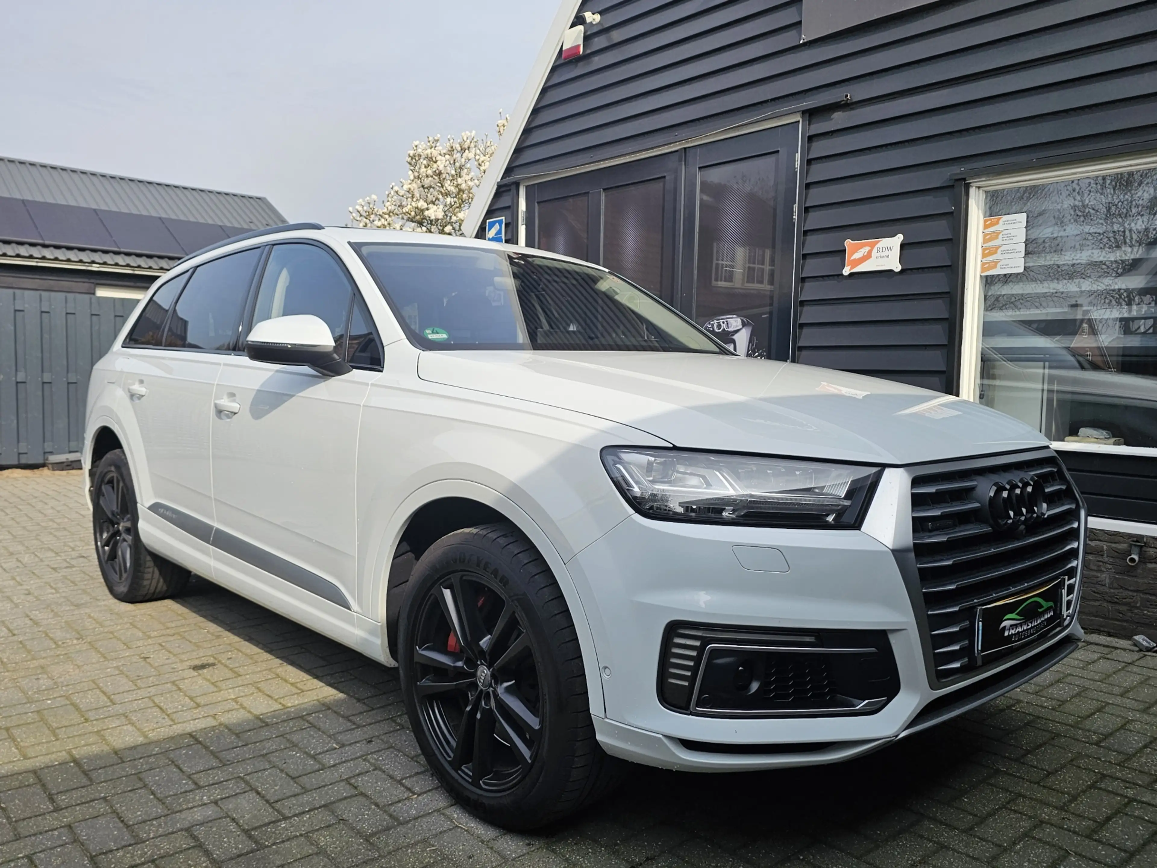 Audi Q7 e-tron 3.0 TDI Hybrid 374PK quattro Premium — photo 9