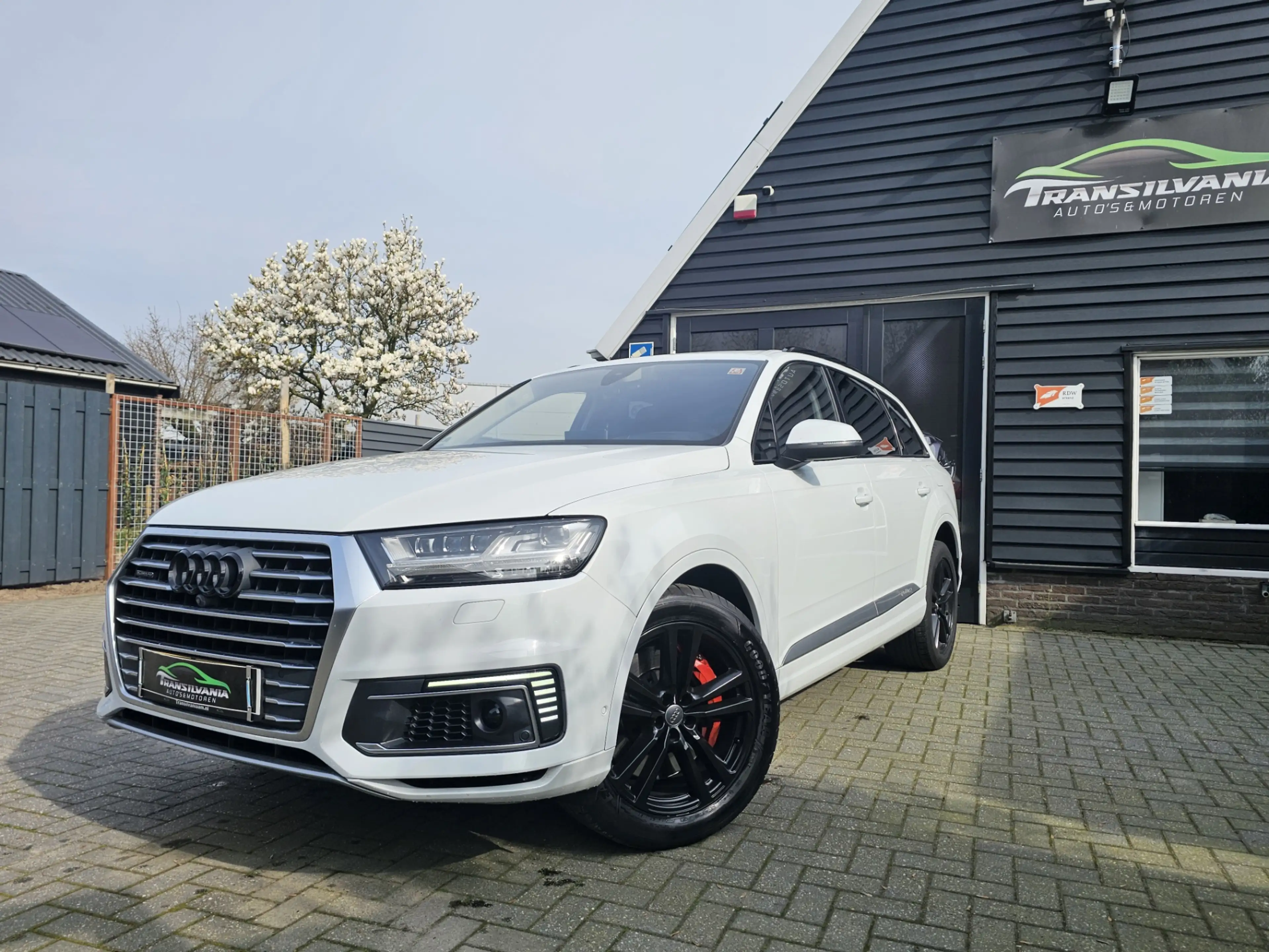 Audi Q7 e-tron 3.0 TDI Hybrid 374PK quattro Premium