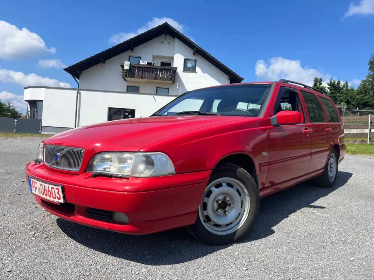 Volvo V70 2.5 Leder TÜV NEU aus 2 Hand 8xREIFEN Rot - 1