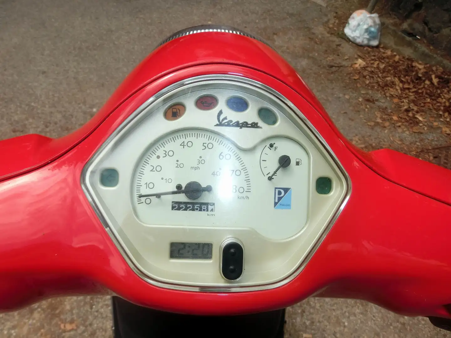 Vespa LX 50 4T, 4V Roşu - 1
