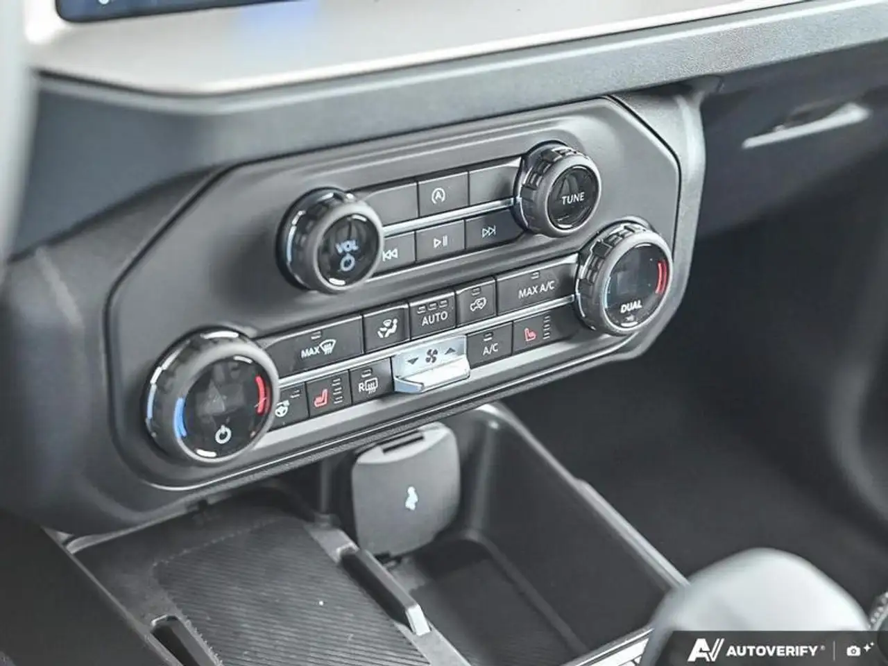 Ford Bronco photo Ford Bronco