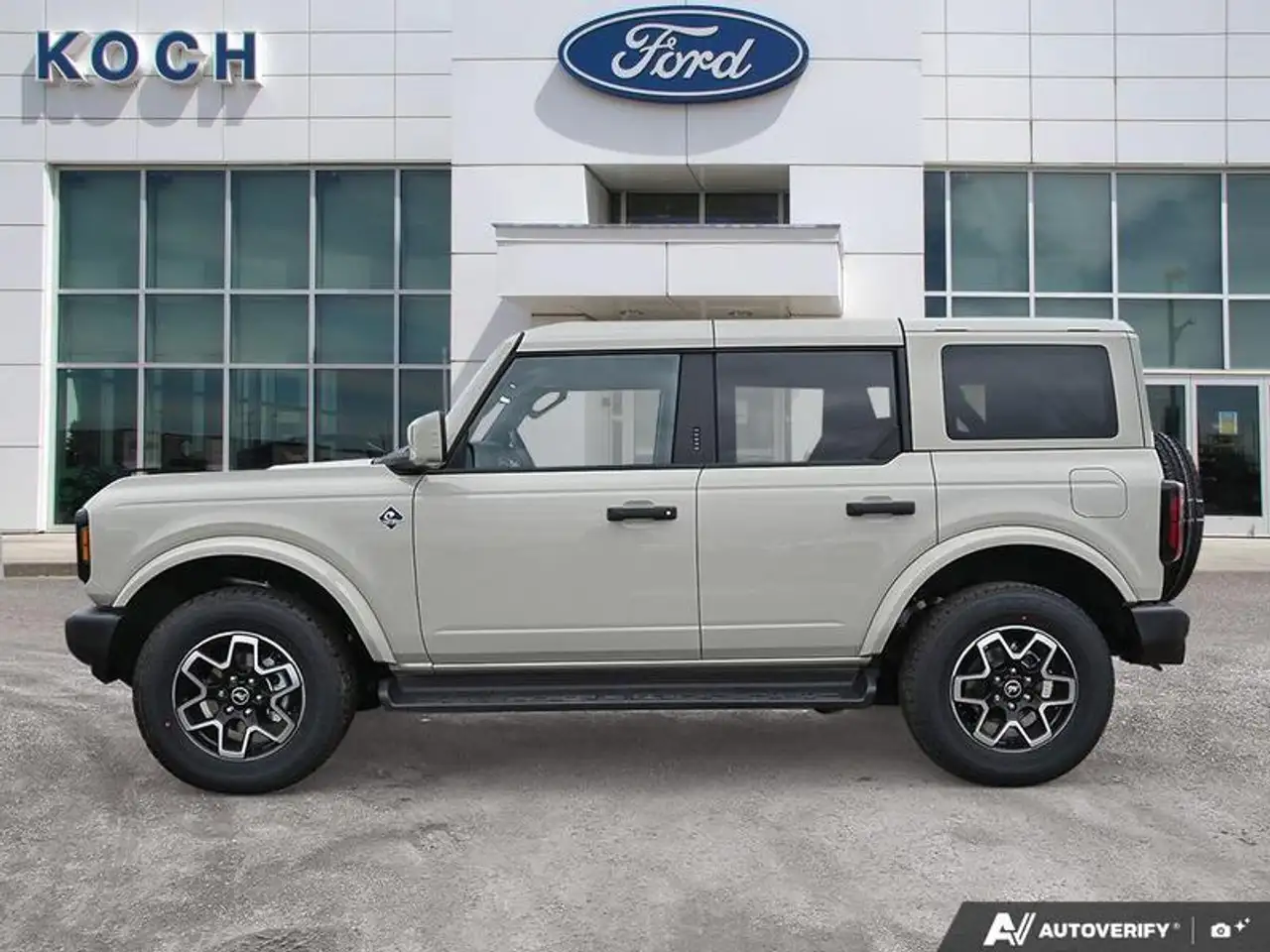 Ford Bronco photo Ford Bronco