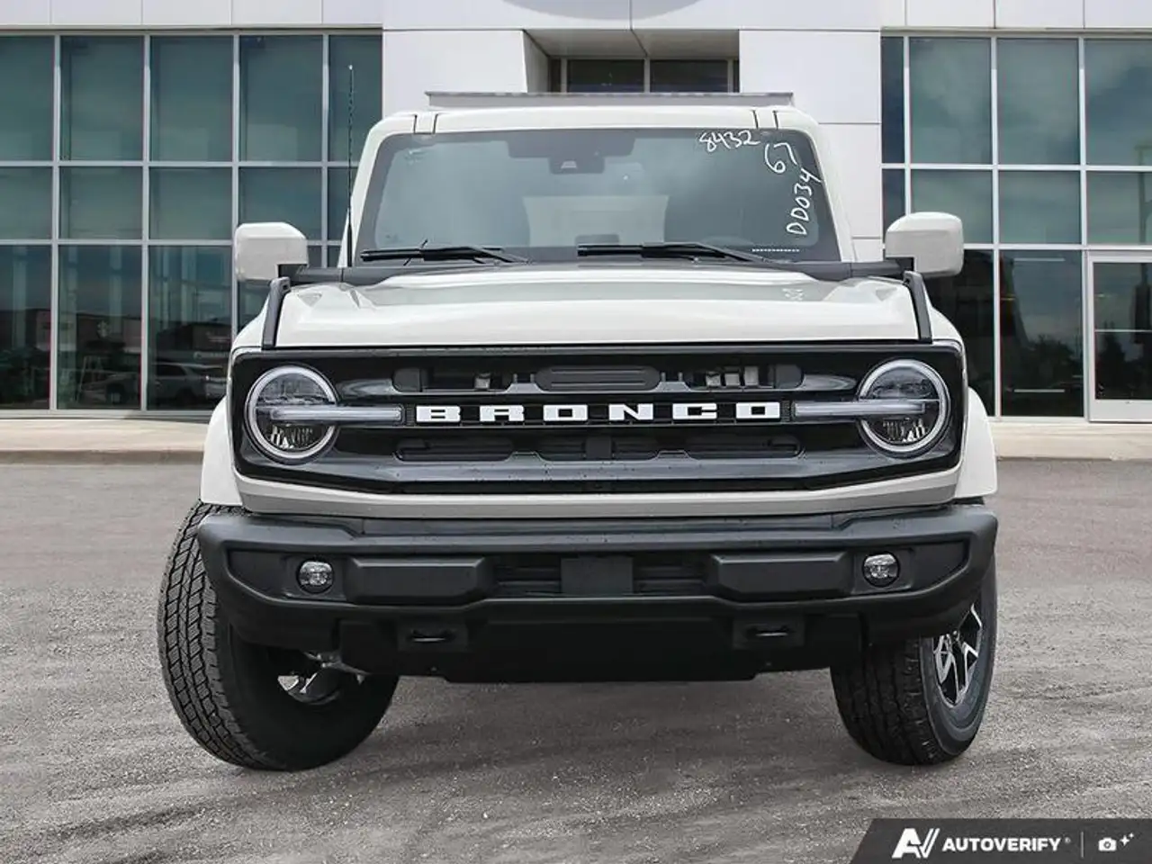 Ford Bronco photo Ford Bronco