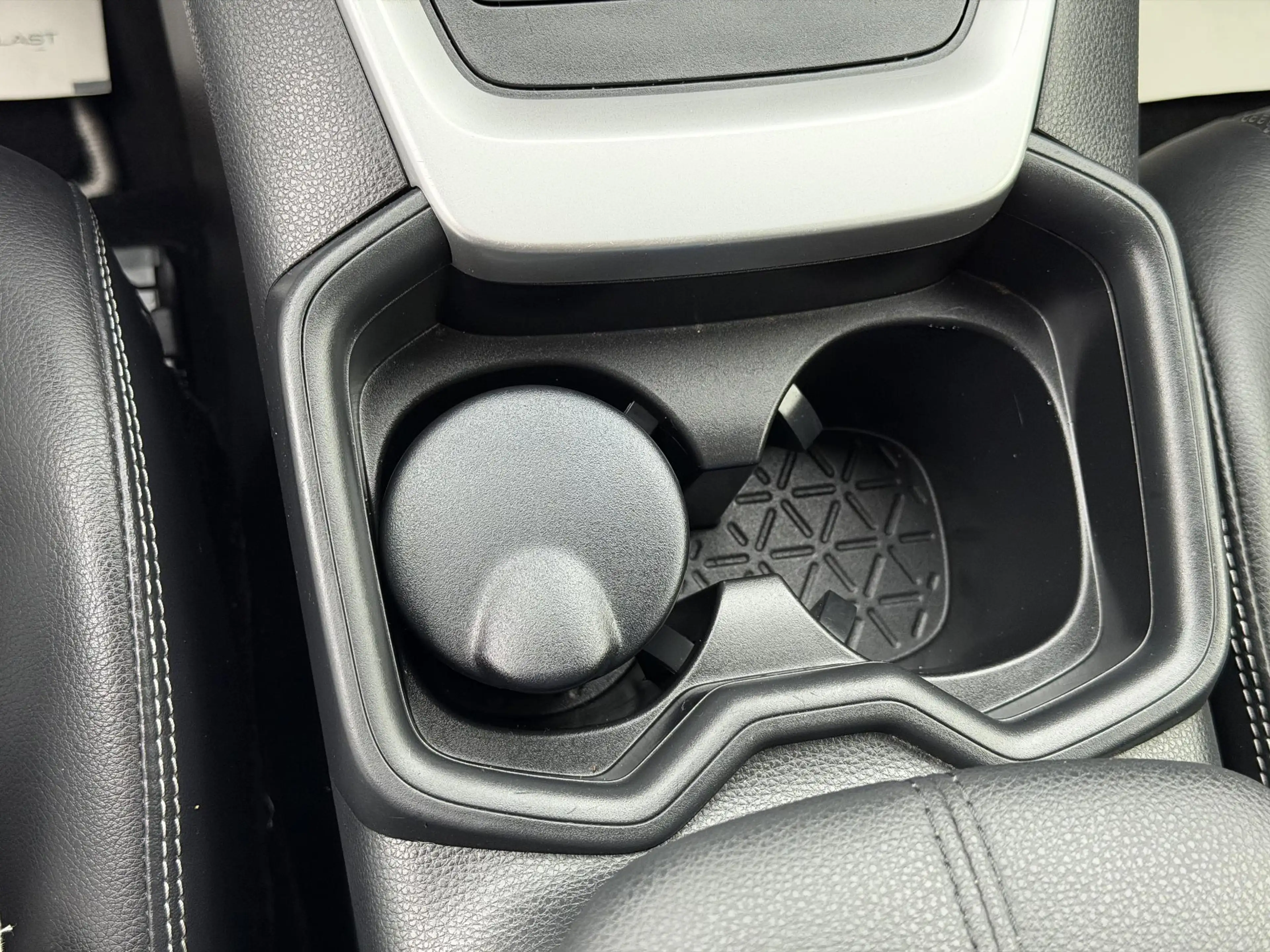 Toyota RAV 4 2.5 Hybrid AWD Business Plus — photo 13