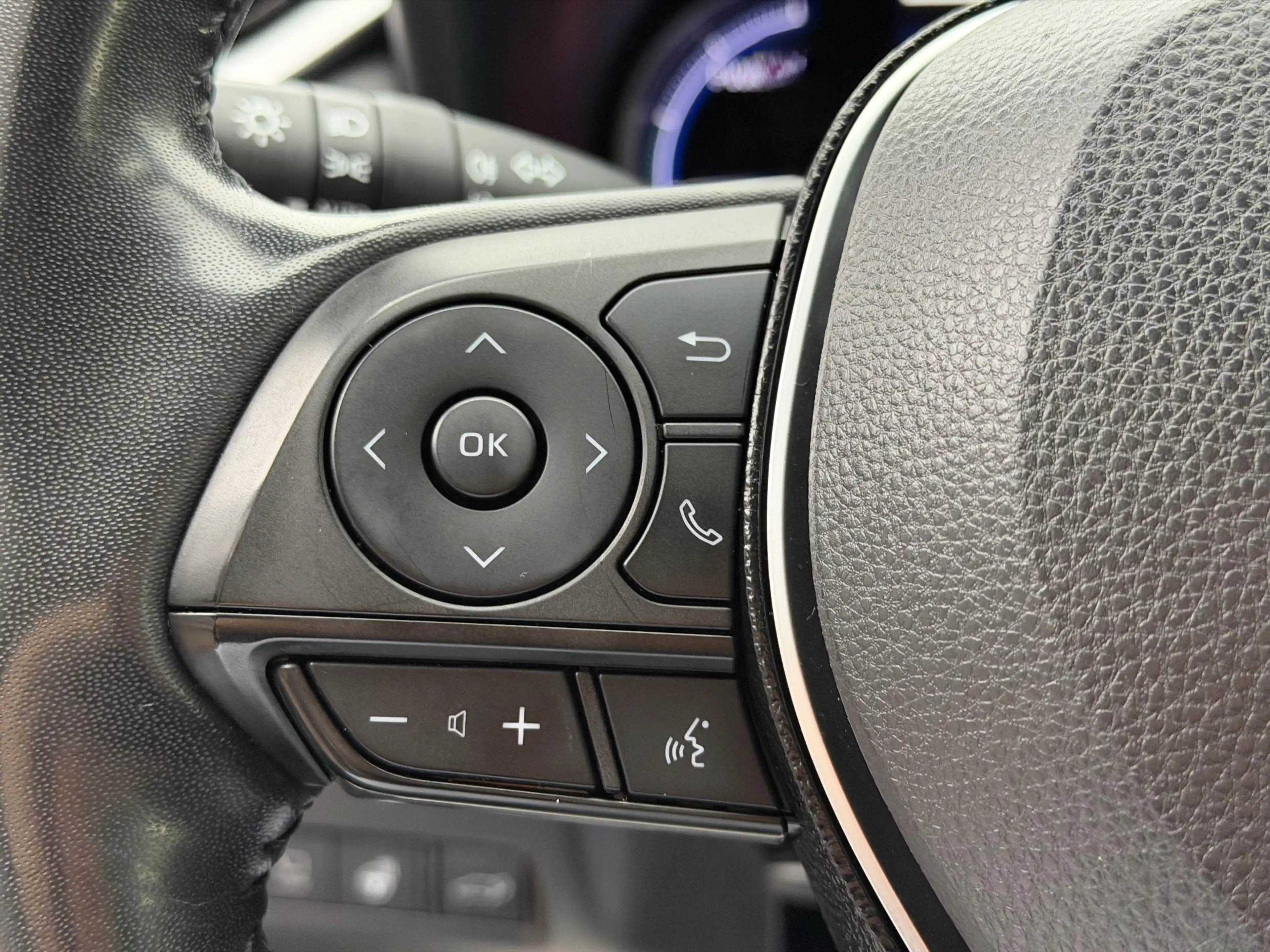 Toyota RAV 4 2.5 Hybrid AWD Business Plus — photo 18