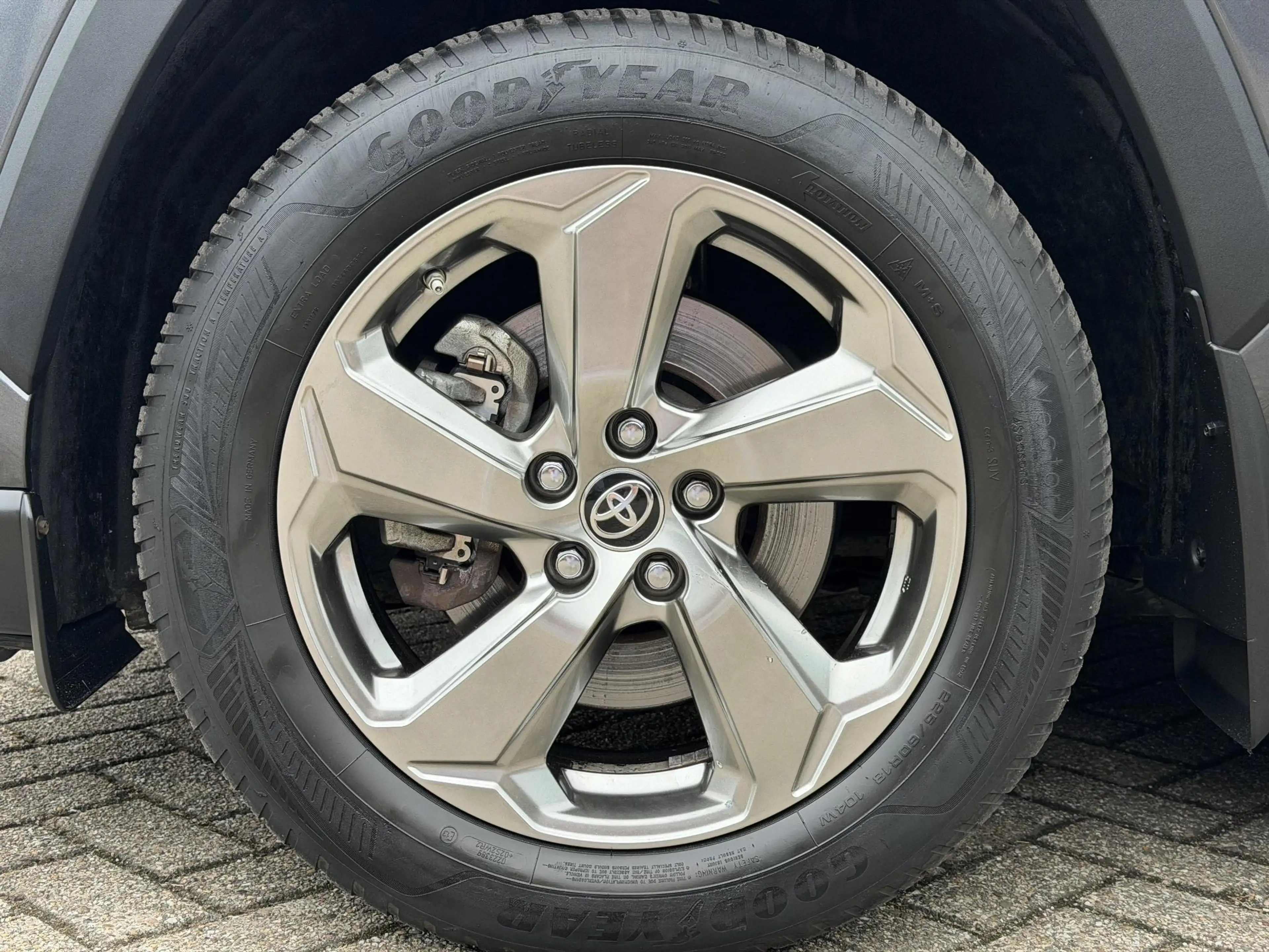 Toyota RAV 4 2.5 Hybrid AWD Business Plus — photo 24