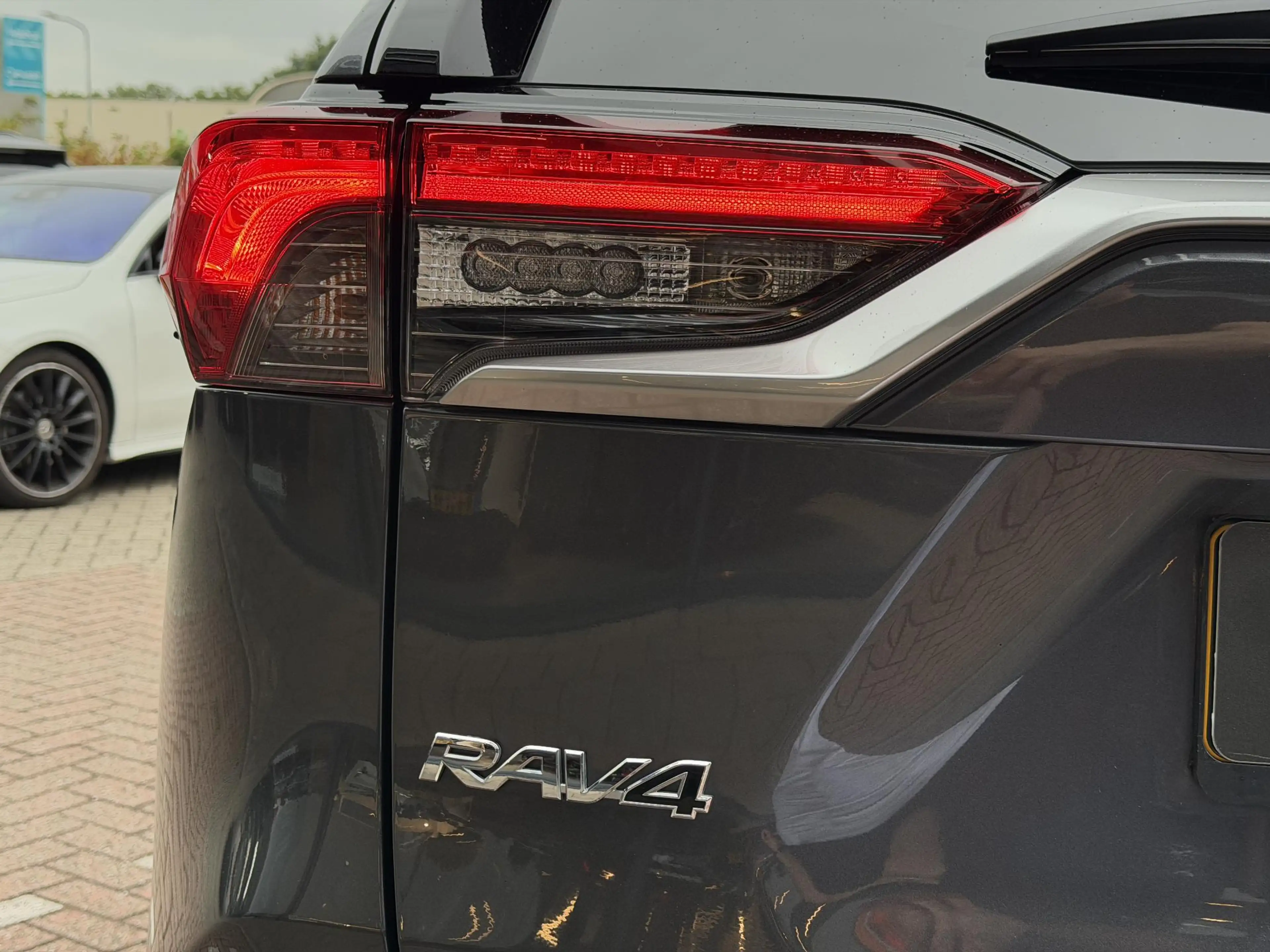 Toyota RAV 4 2.5 Hybrid AWD Business Plus — photo 26