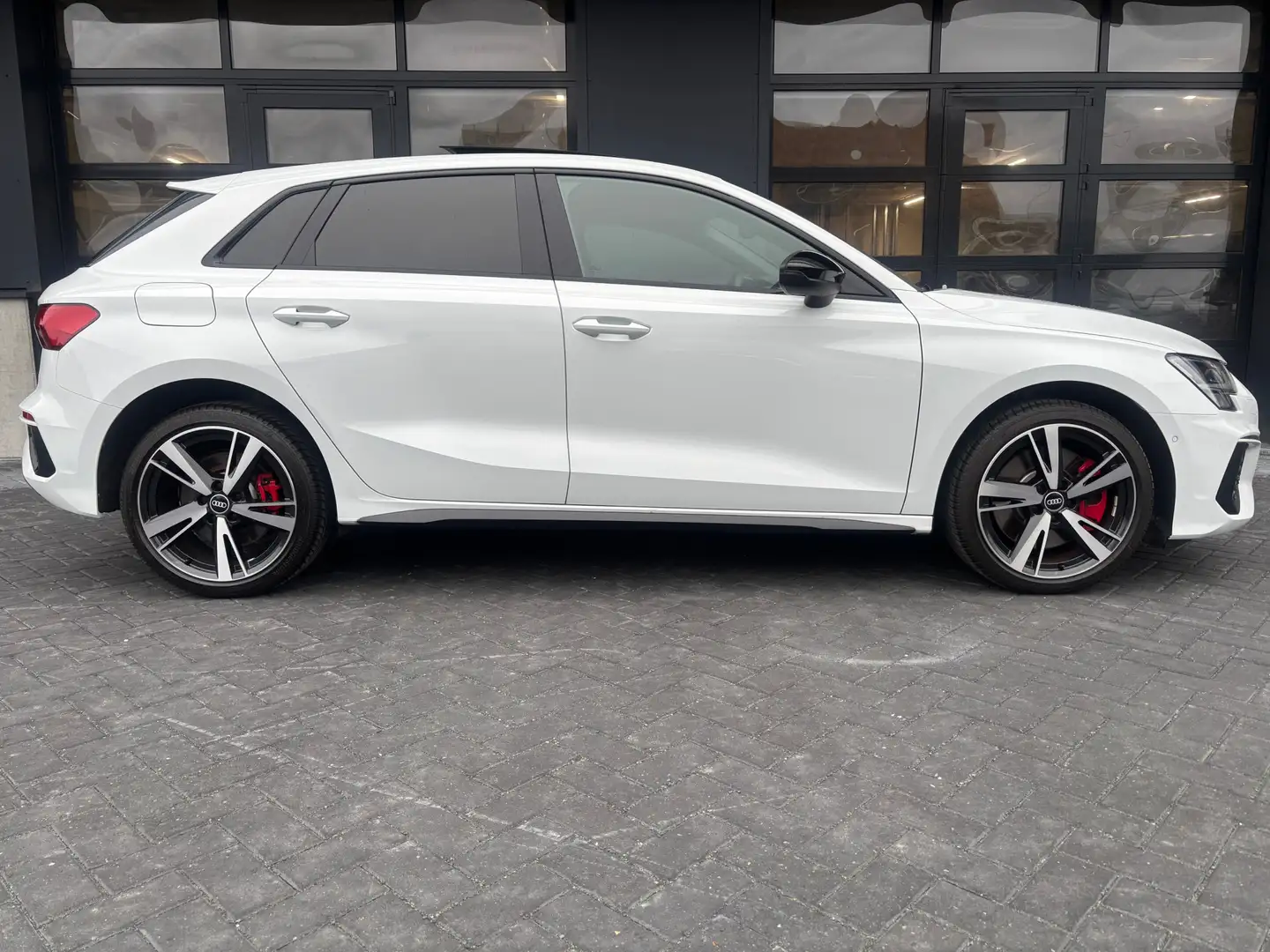 Audi A3 Sportback 45 TFSI e-tron 245 pk S-line Competition Wit - 2