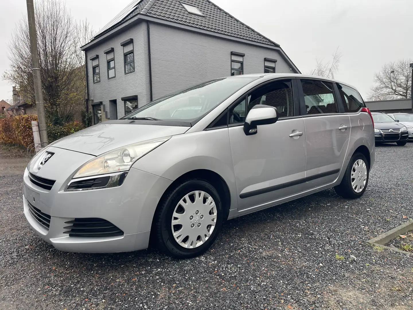 Peugeot 5008 HDI 110,Airco,Gps, 7 PLaatsen,Cruise control,... Gris - 2