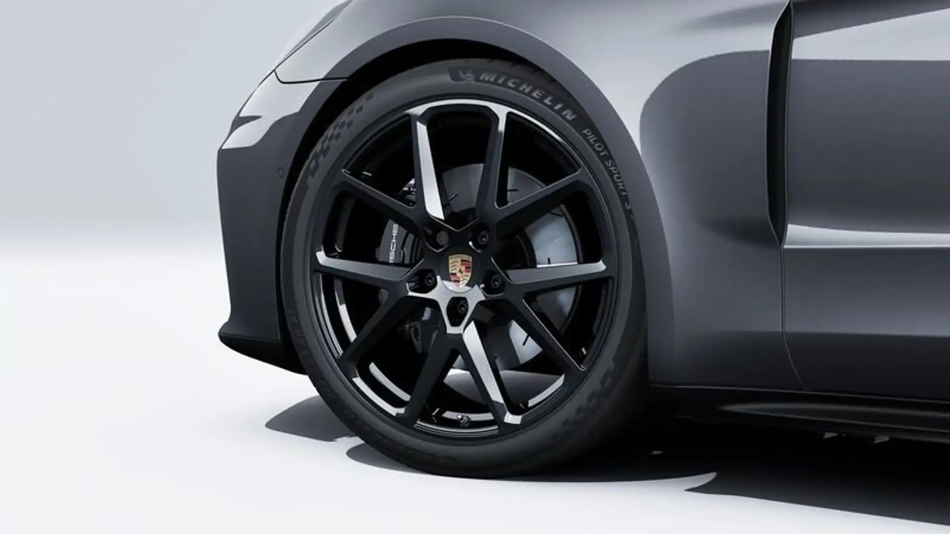Porsche Panamera 2026 건메탈 사진 2