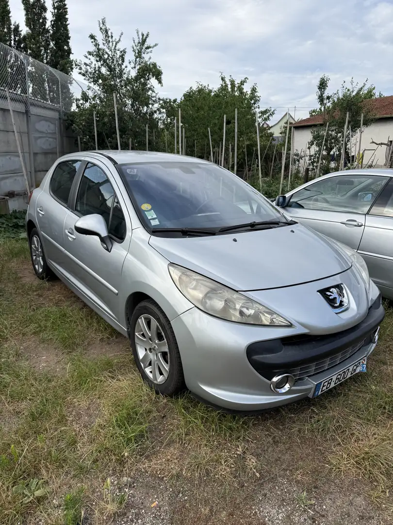 Peugeot 207 1.6 VTi 16V 120ch Premium - 2
