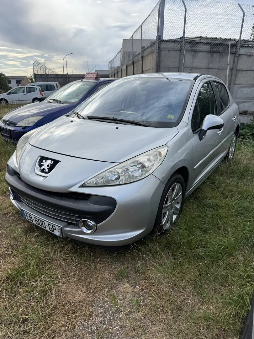 Peugeot 207 1.6 VTi 16V 120ch Premium - 1