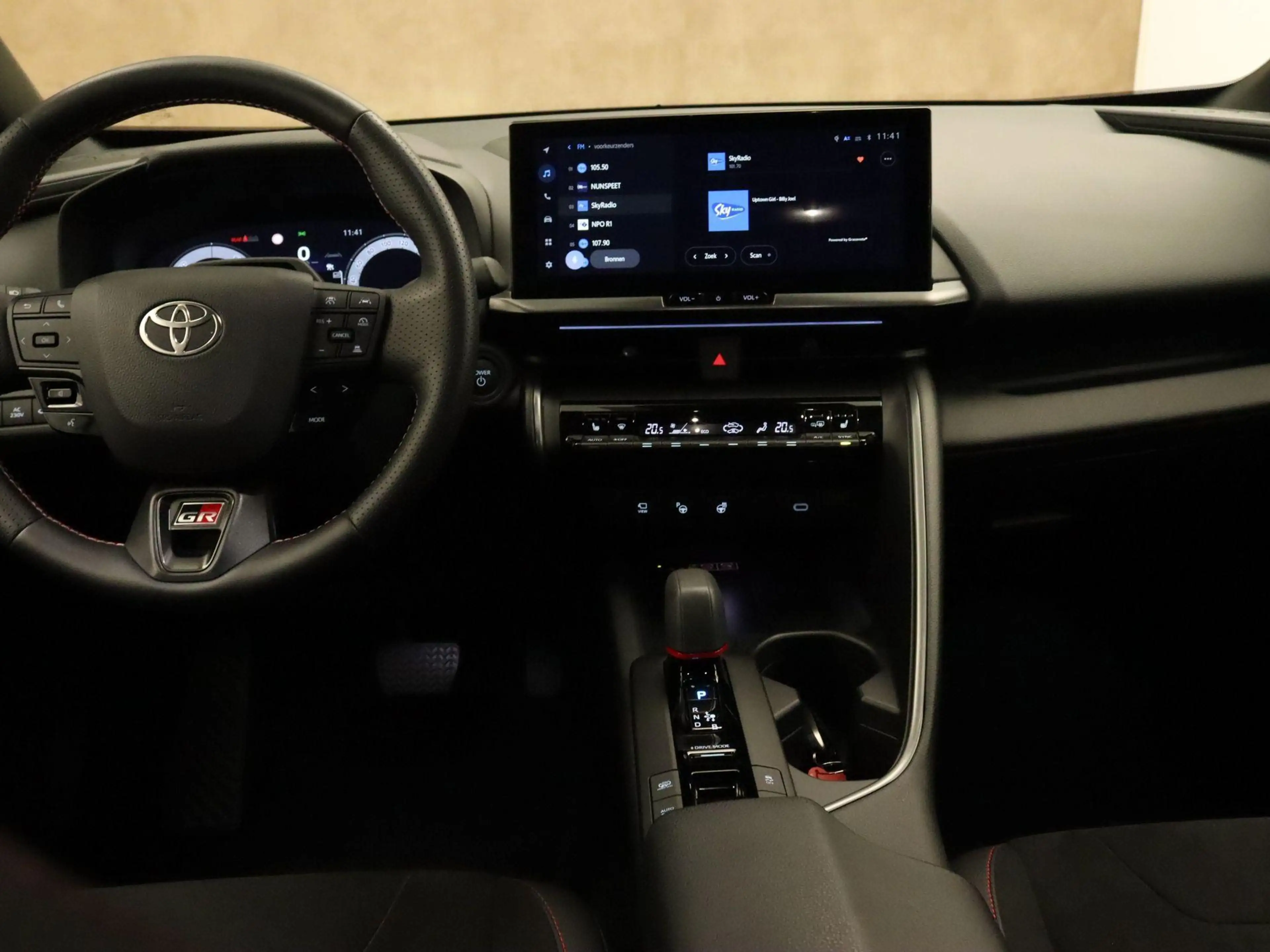 Toyota C-HR 2.0 Plug-in Hybrid 220 GR SPORT PLUS - ORIGINEEL N — photo 8