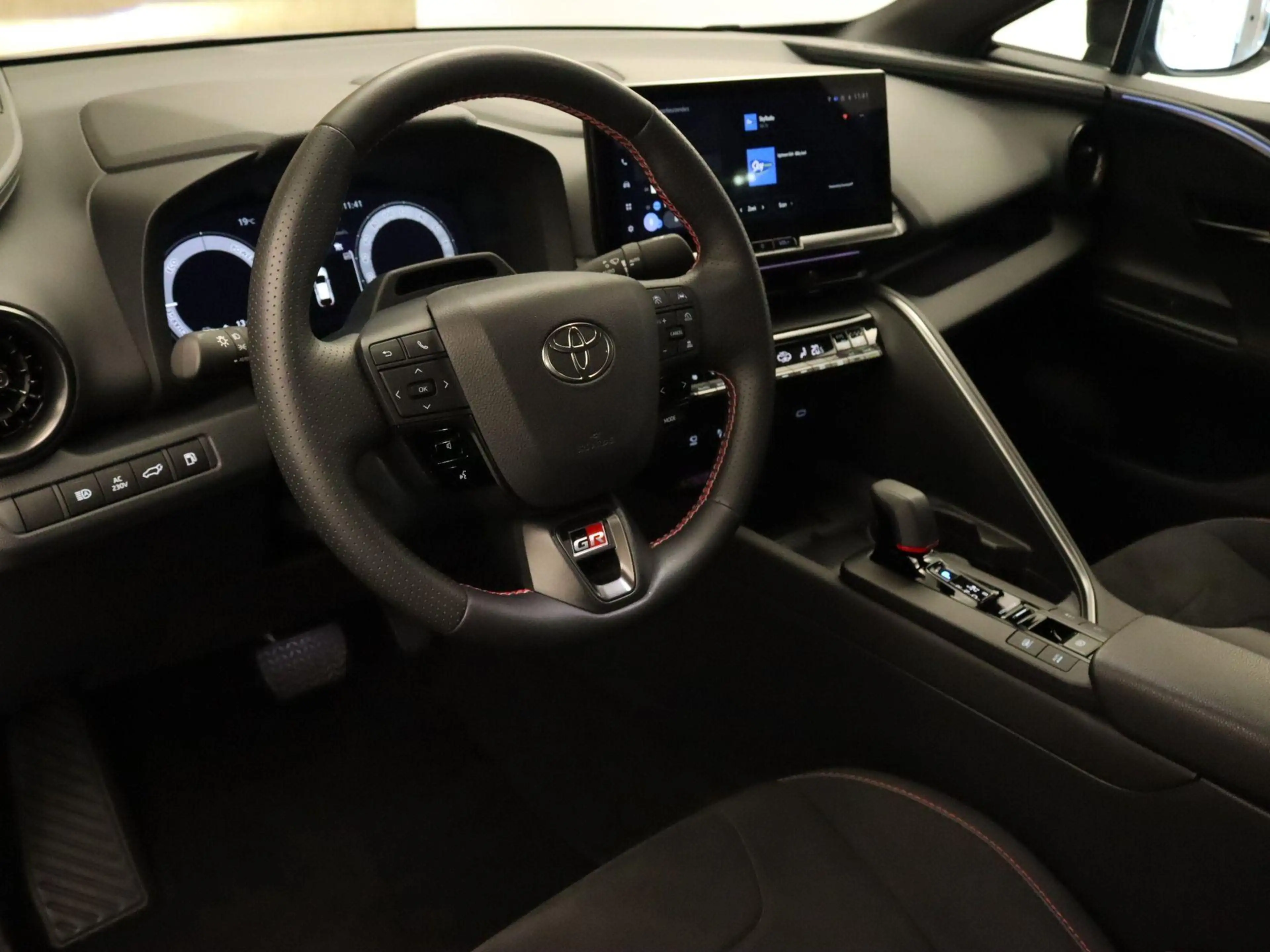 Toyota C-HR 2.0 Plug-in Hybrid 220 GR SPORT PLUS - ORIGINEEL N — photo 7