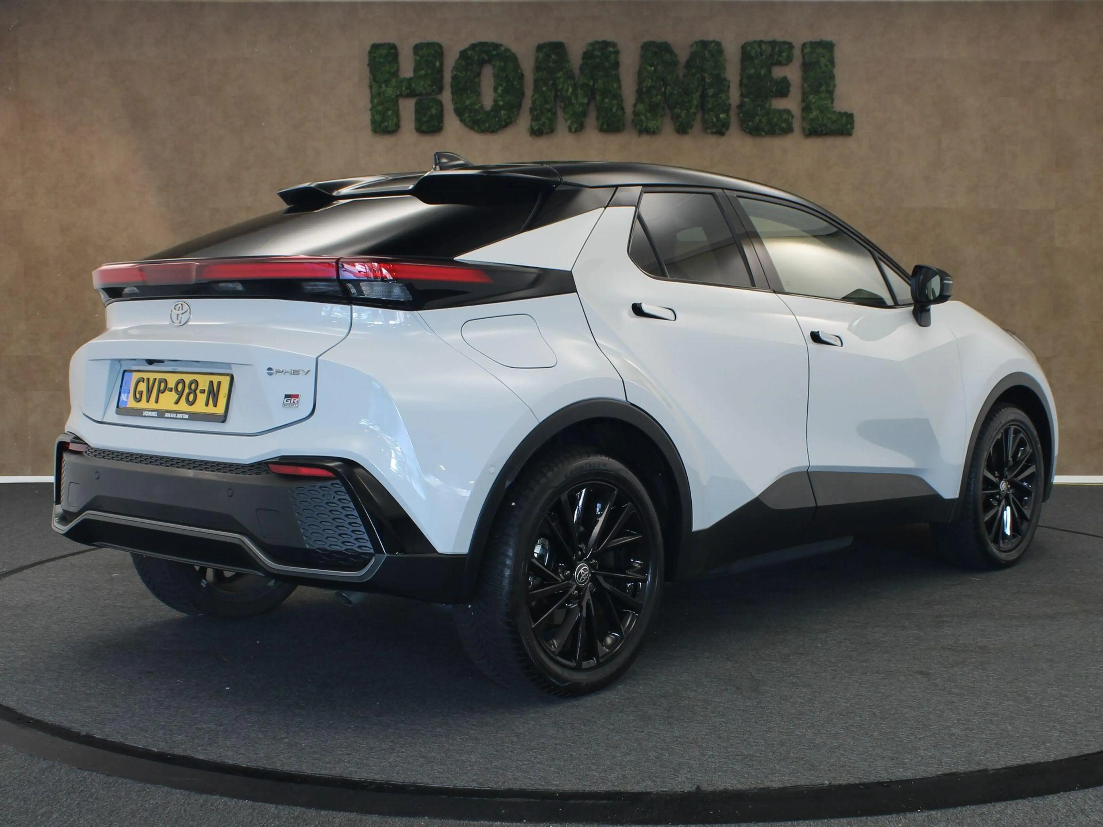 Toyota C-HR 2.0 Plug-in Hybrid 220 GR SPORT PLUS - ORIGINEEL N — photo 6